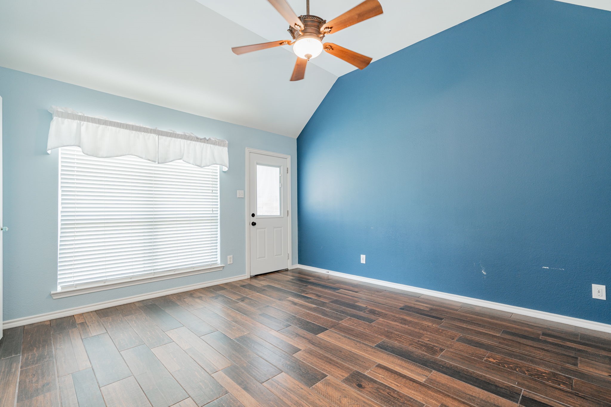 3073 W Ridgeview Circle