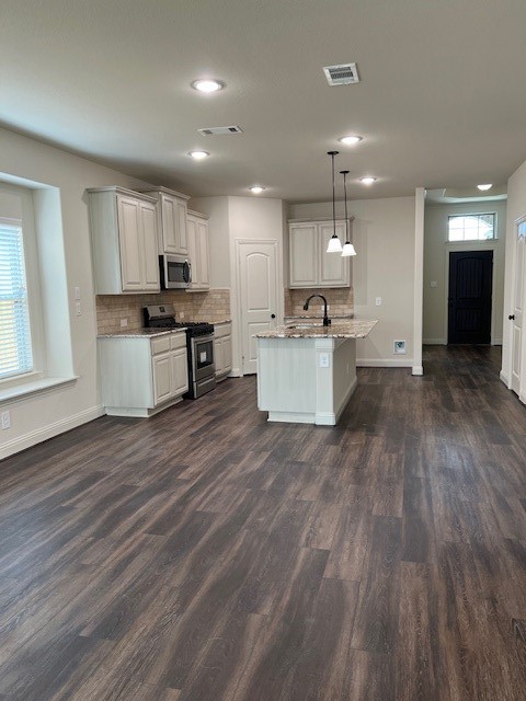 7830 Ashwood
