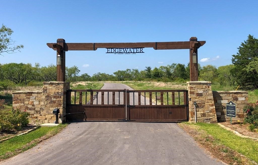 8425 Edgewater Drive