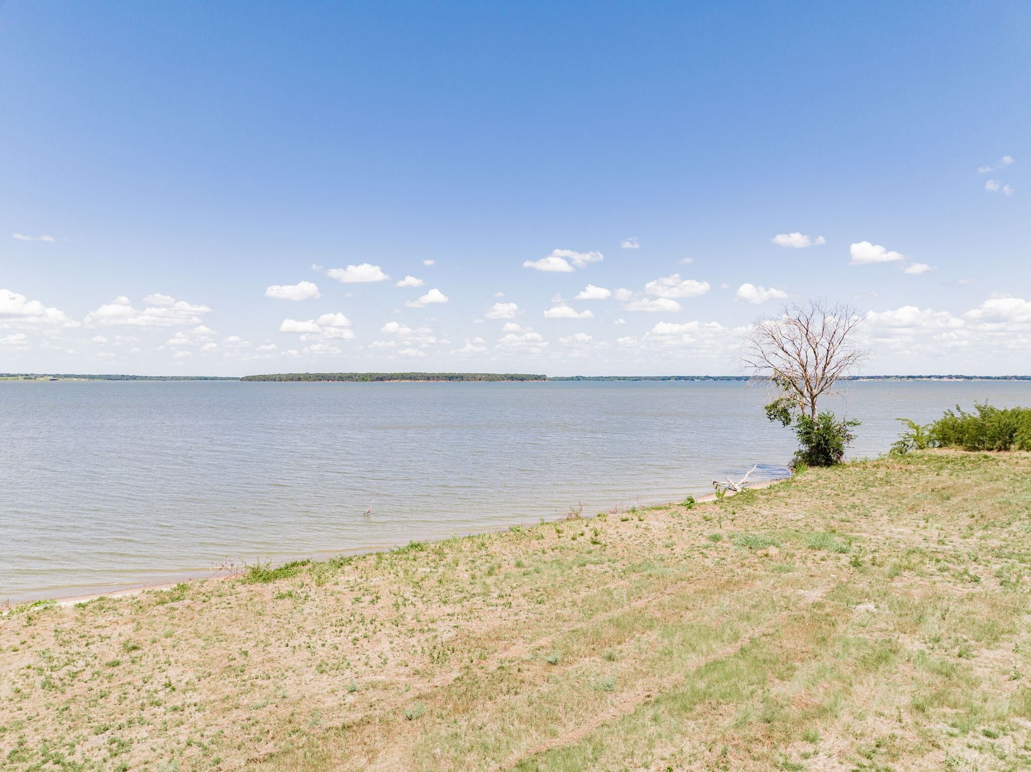 8425 Edgewater Drive