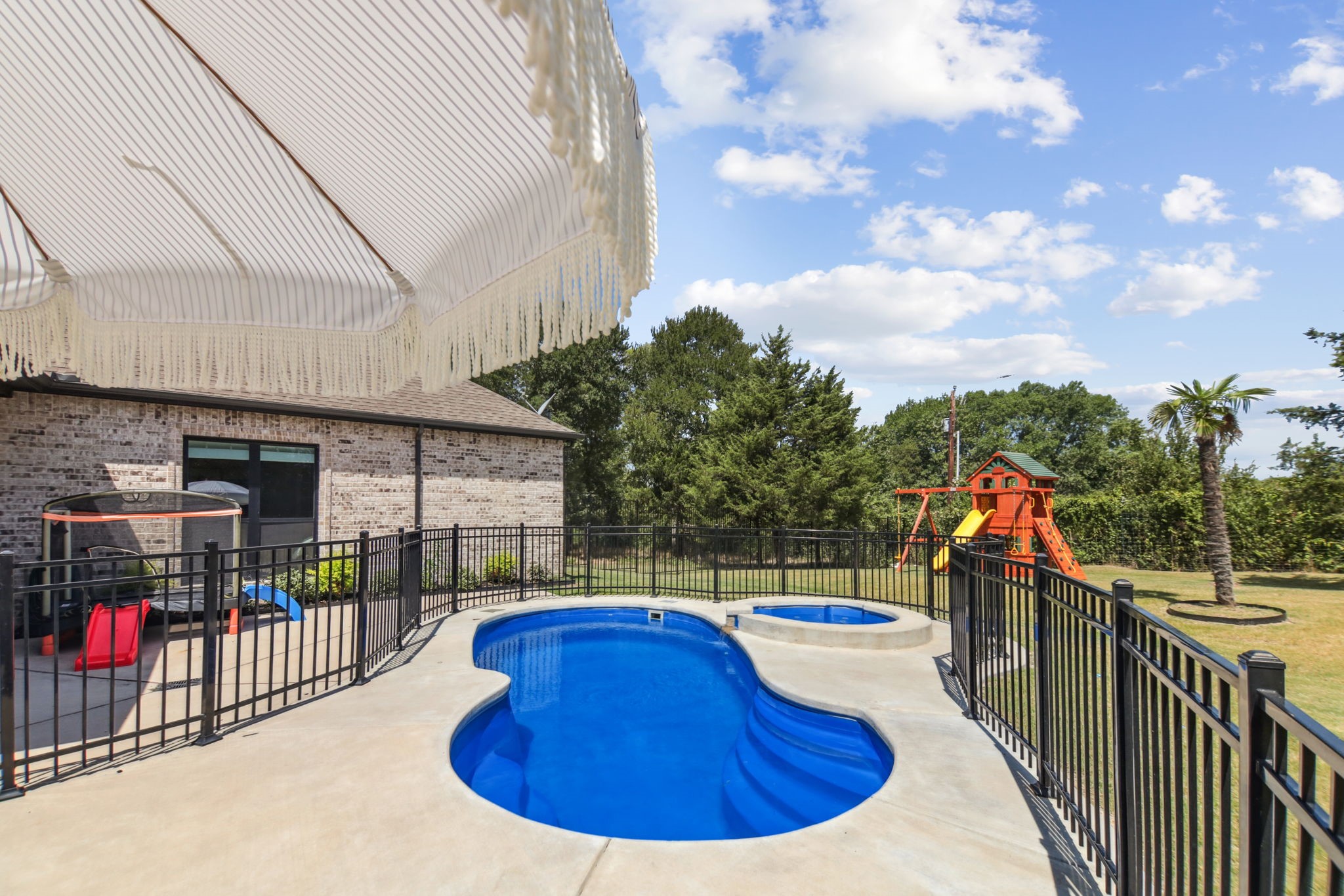 11805 County Road 483