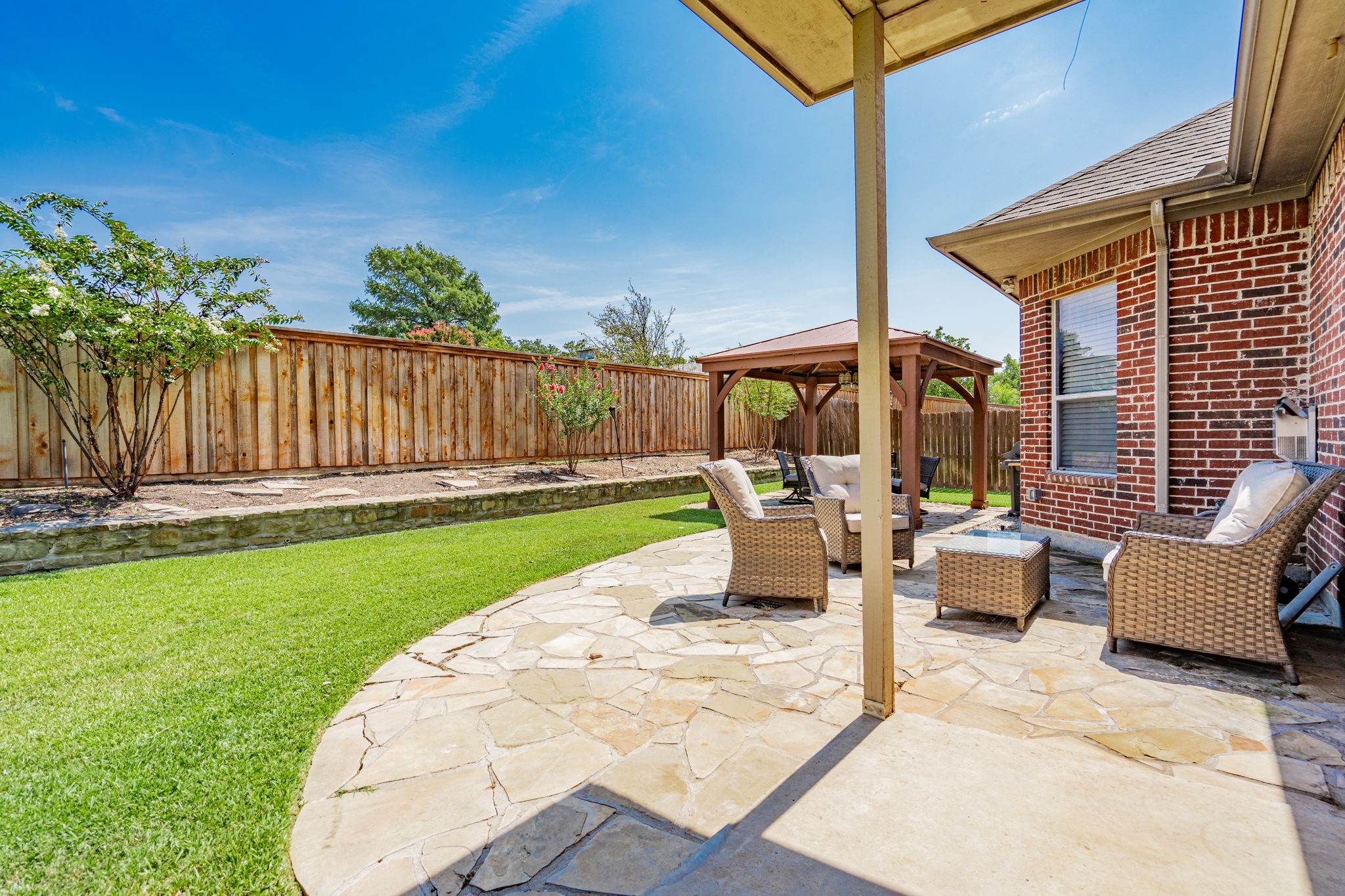 2806 Knightsbridge Lane