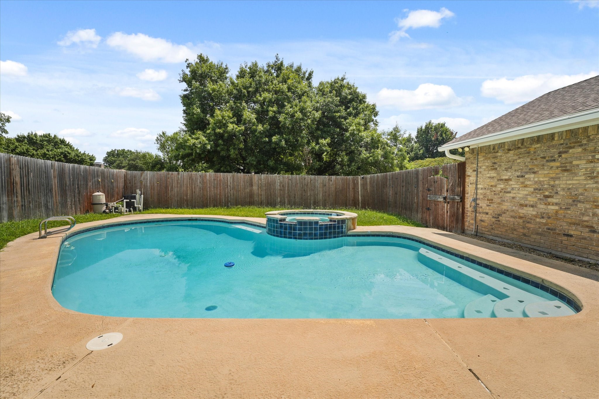1044 Briarwood Lane