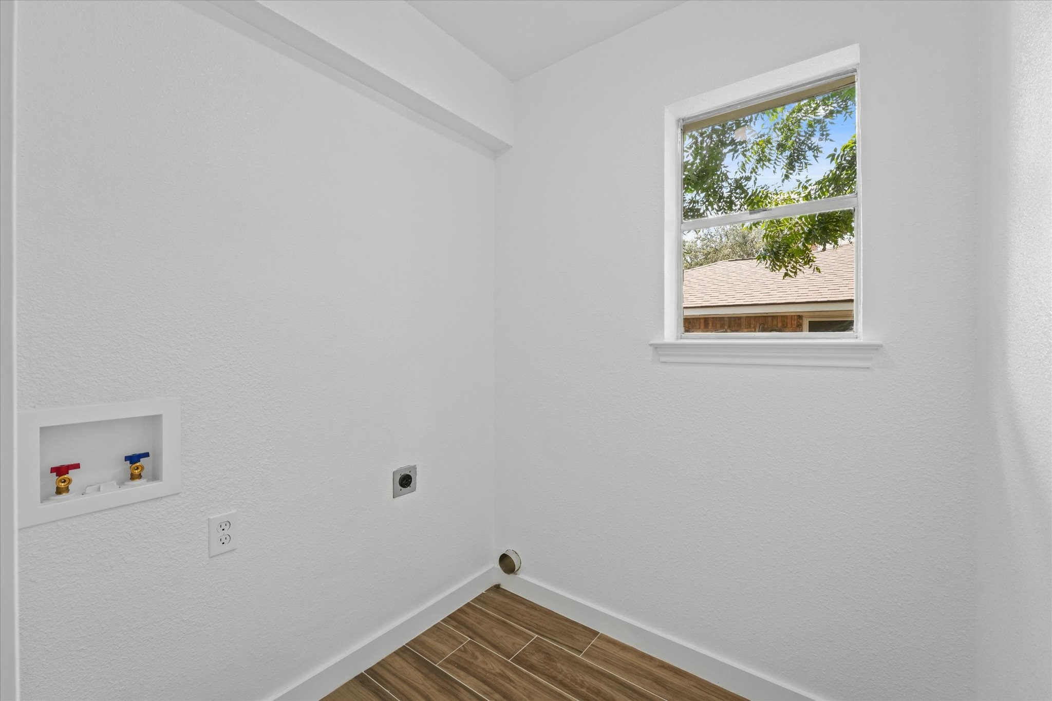 1044 Briarwood Lane