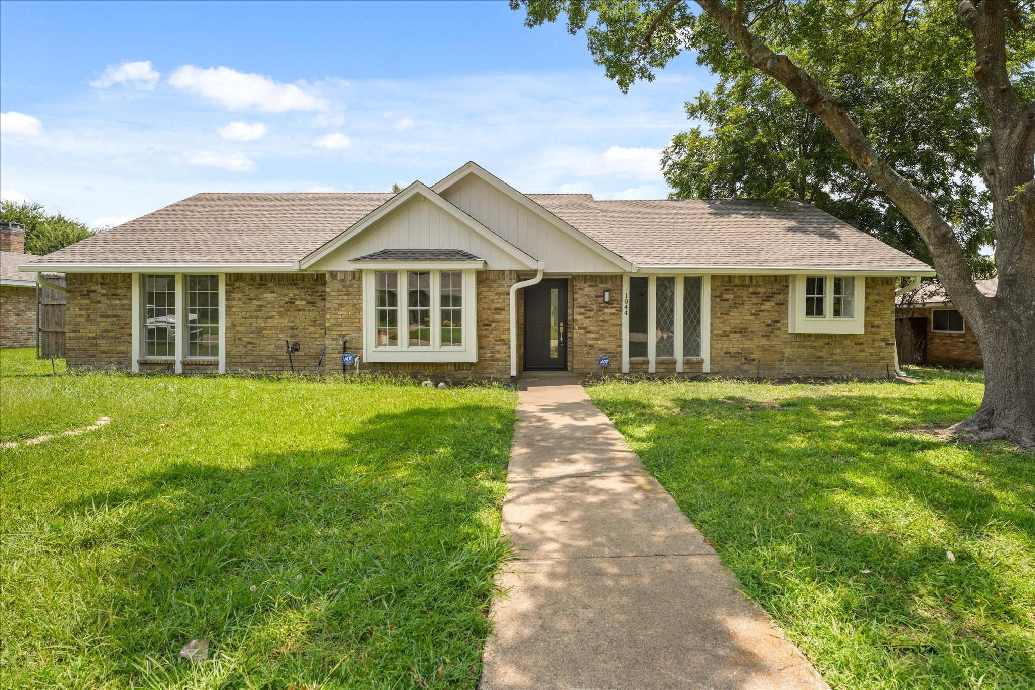 1044 Briarwood Lane