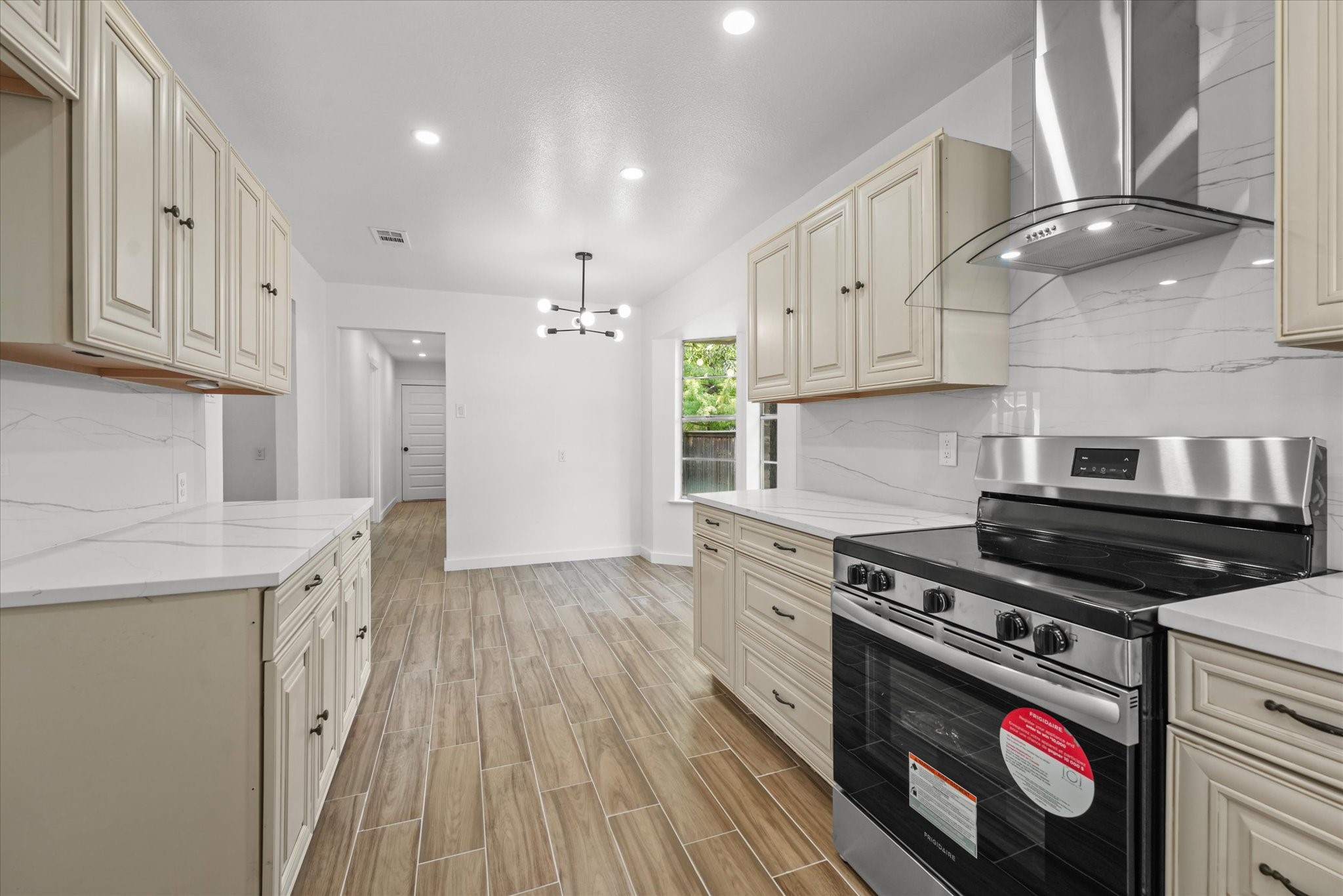 1044 Briarwood Lane