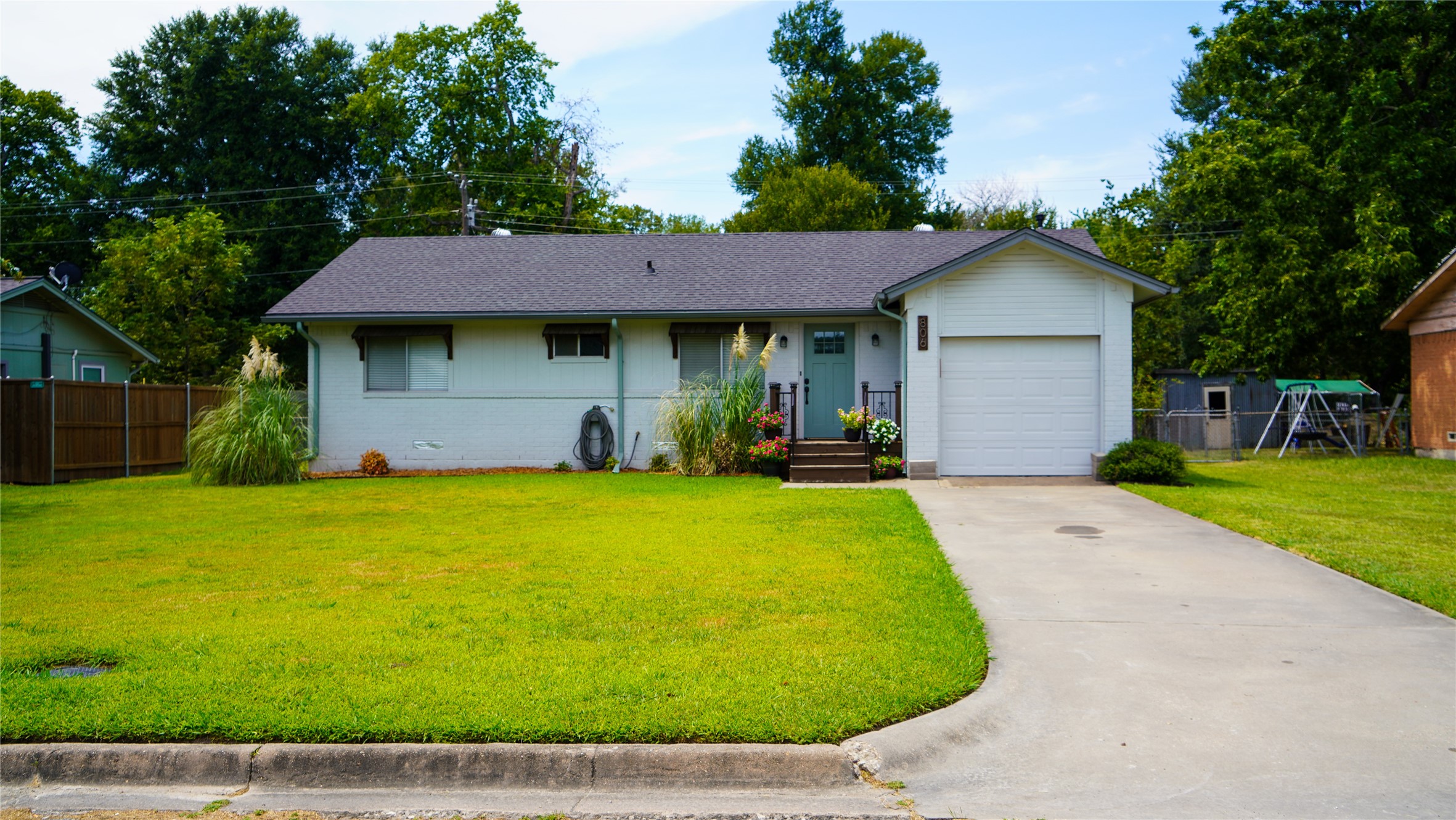 806 Edgewood Street