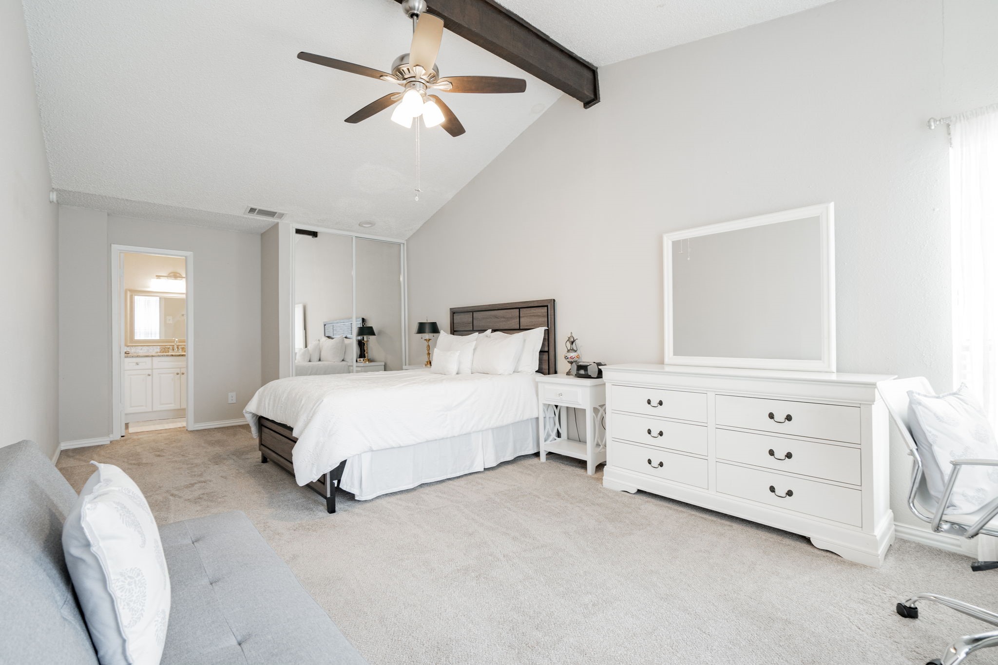 7152 Fair Oaks Avenue 2200