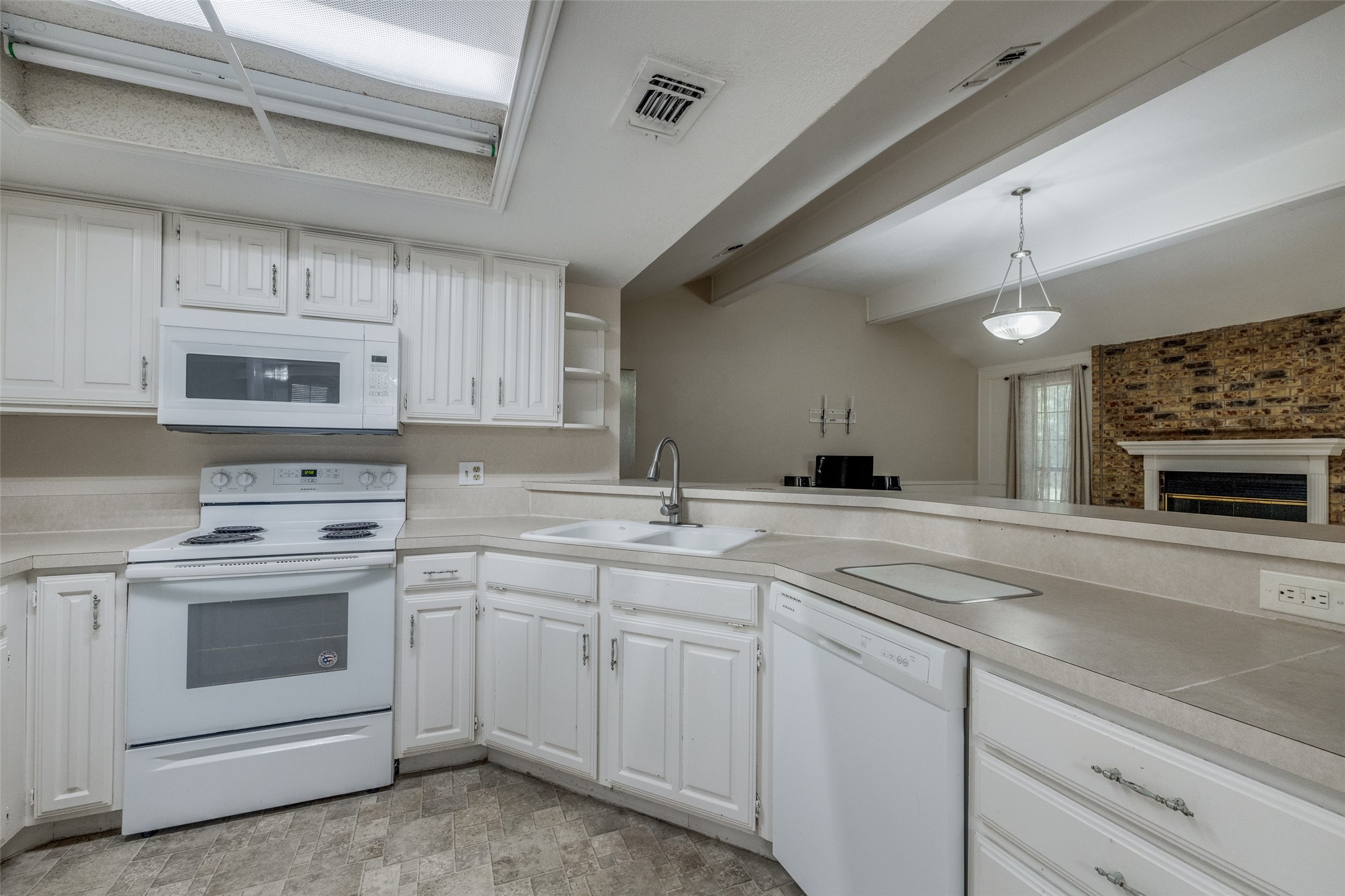 4916 Waxwing Drive