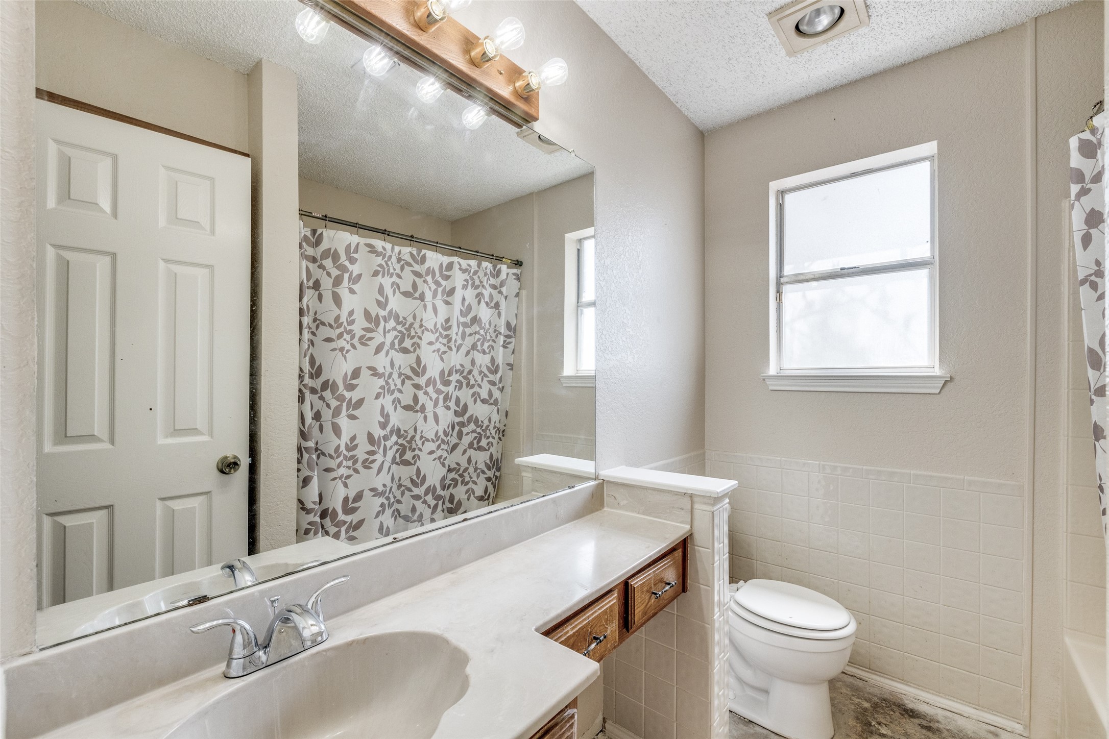 4916 Waxwing Drive