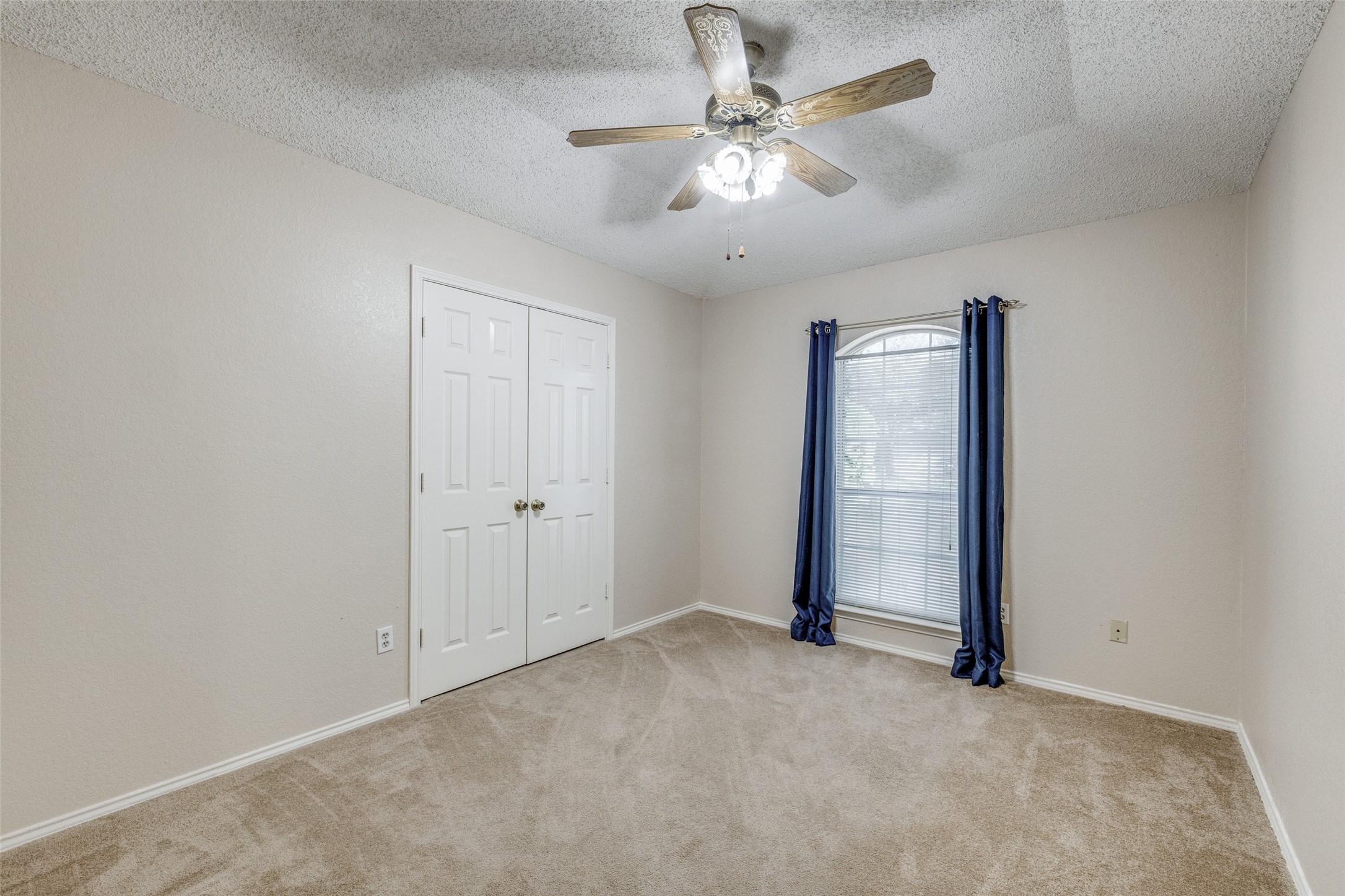 4916 Waxwing Drive
