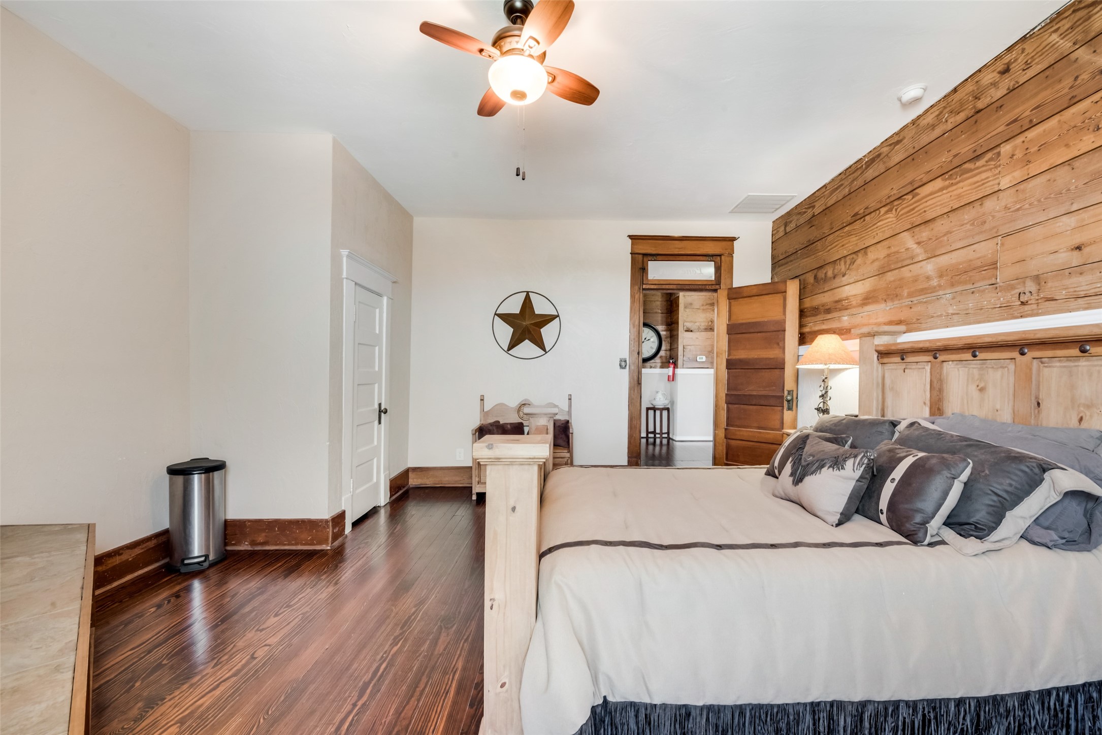 908 N Goliad Street