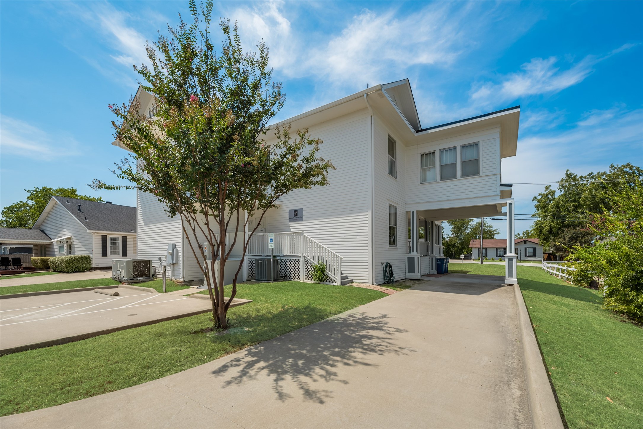 908 N Goliad Street