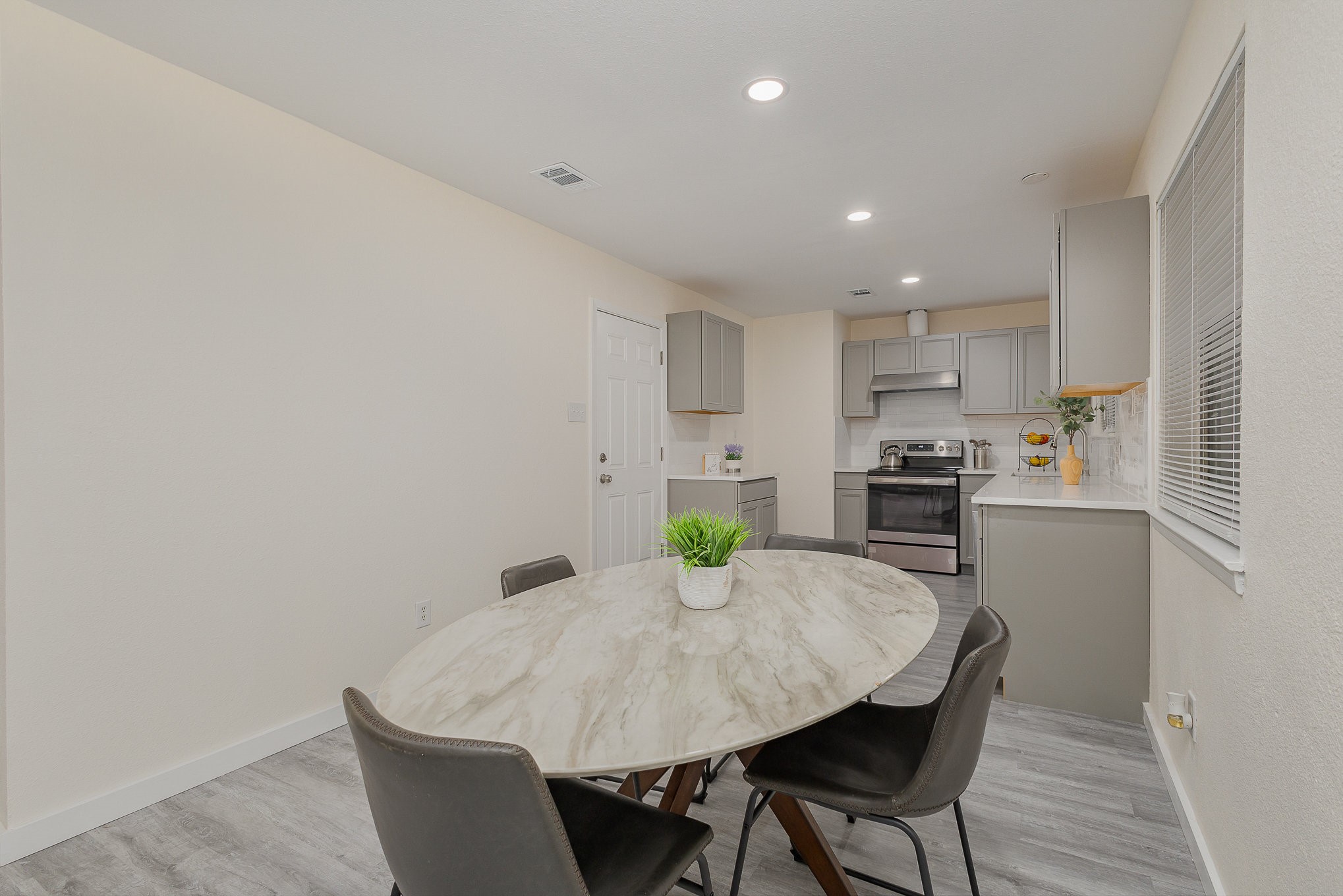 721 S Deerfield Circle