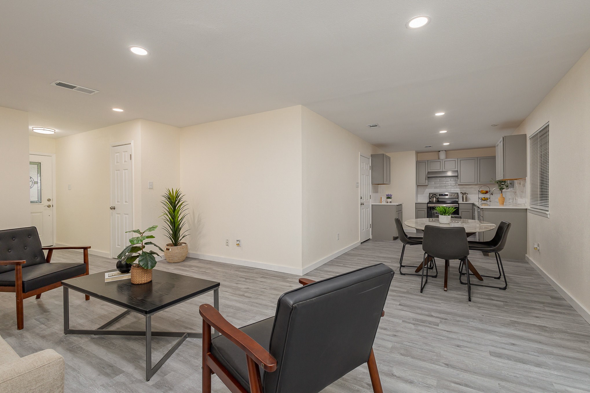 721 S Deerfield Circle