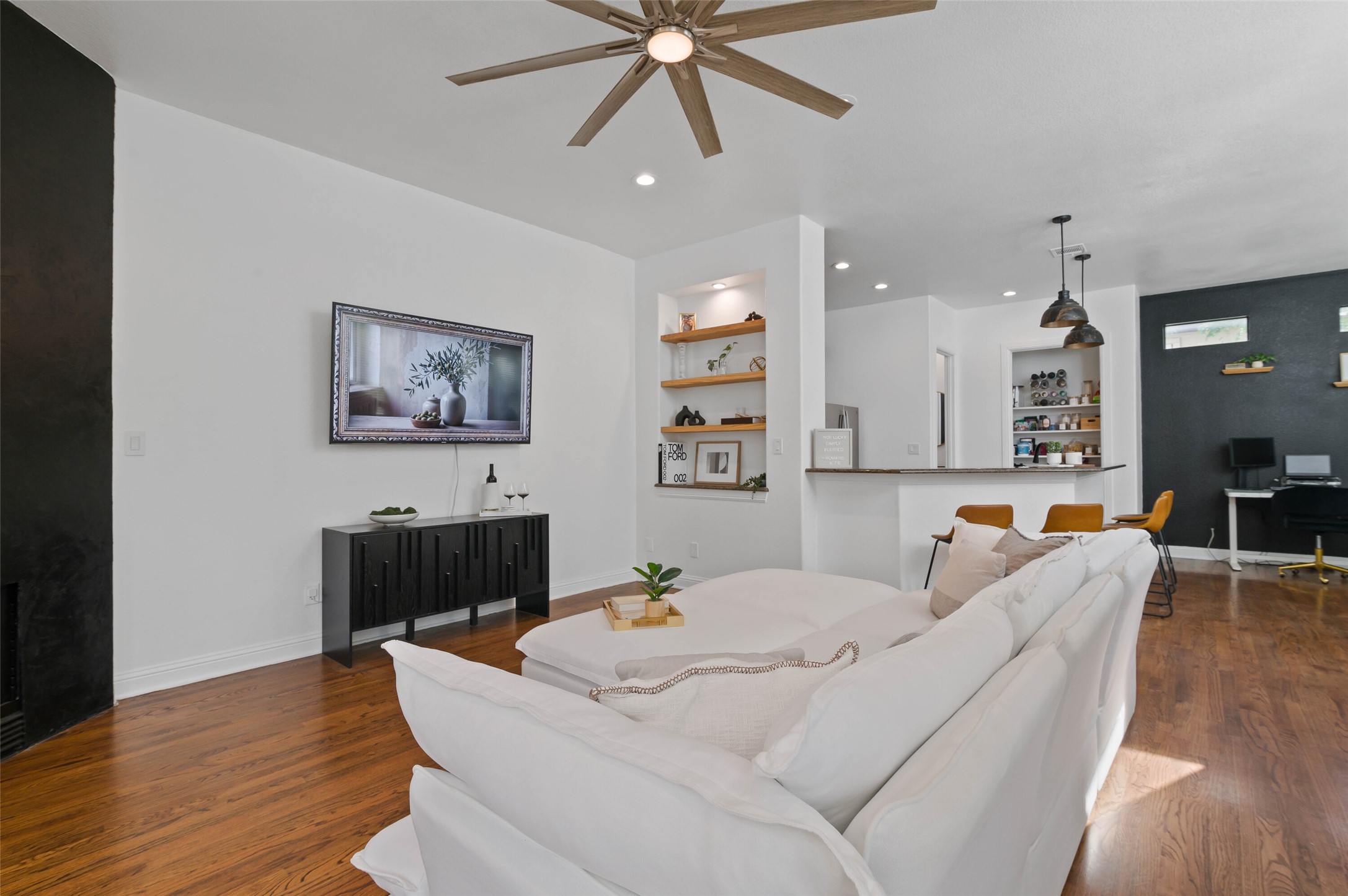 7402 Coronado Way