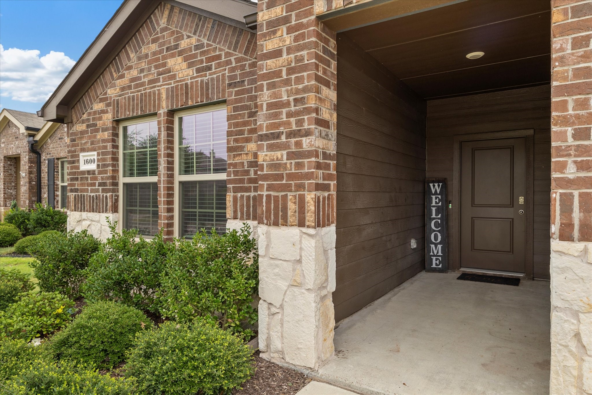 1600 River Oak Lane