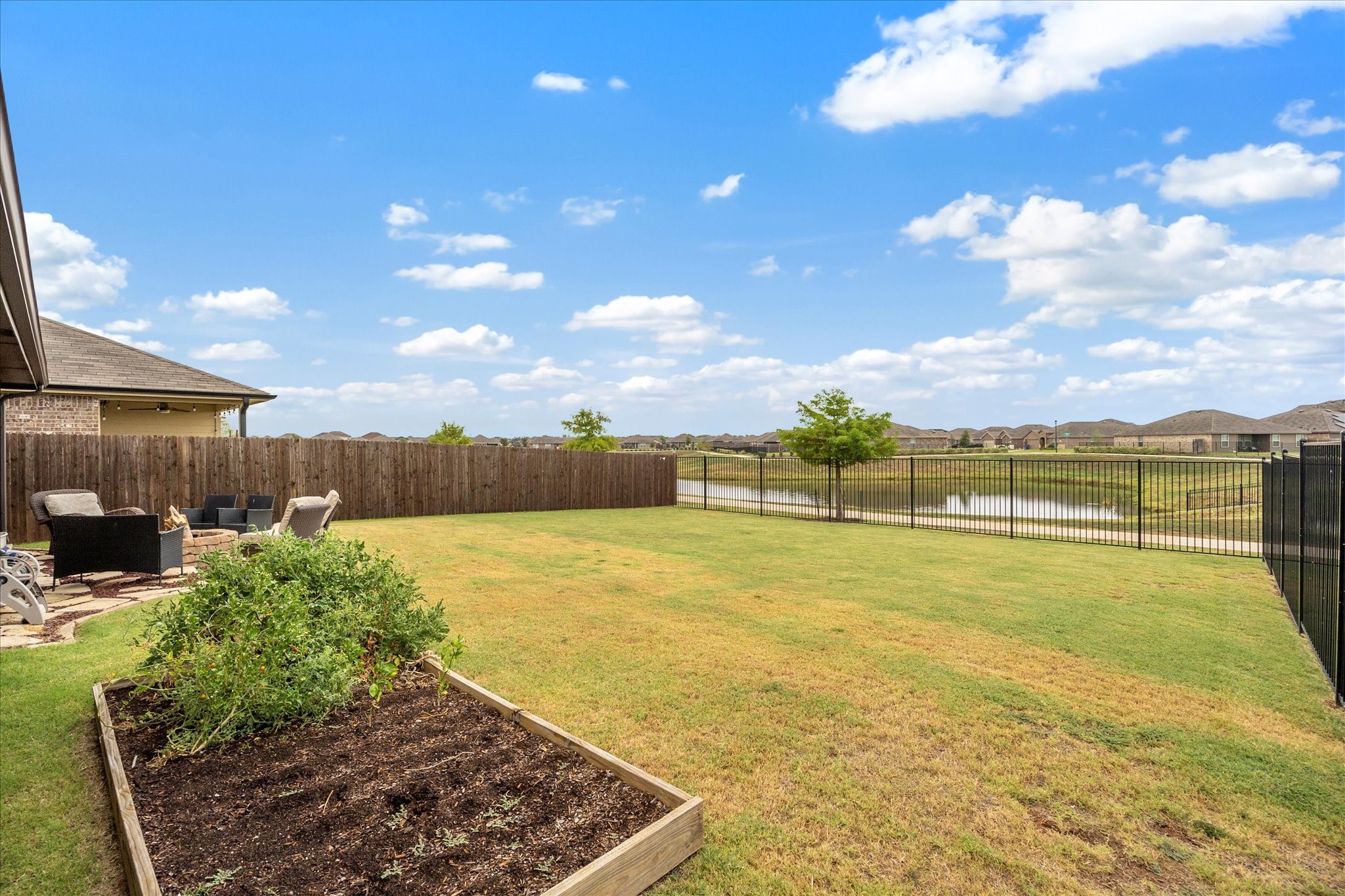 1600 River Oak Lane