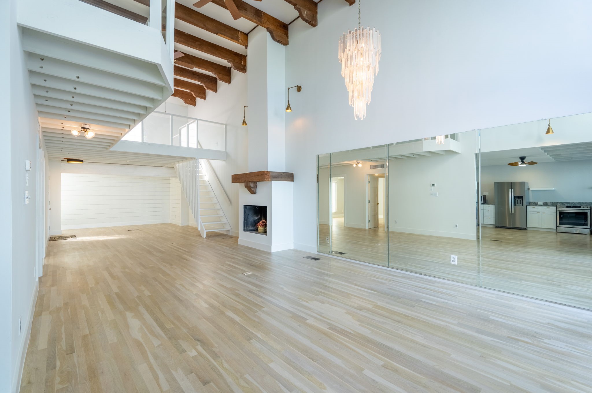 3610 Lakeside Drive