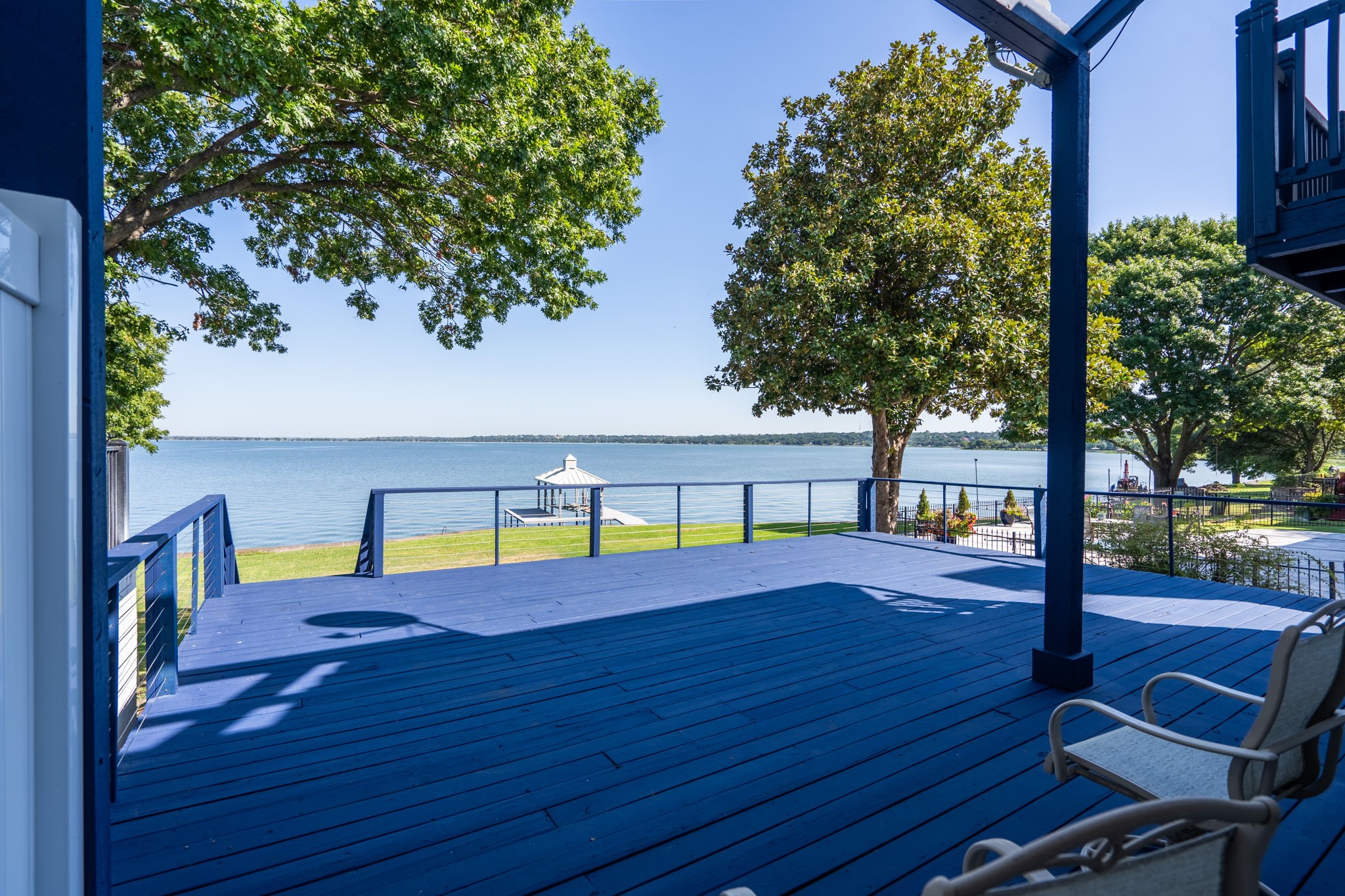 3610 Lakeside Drive