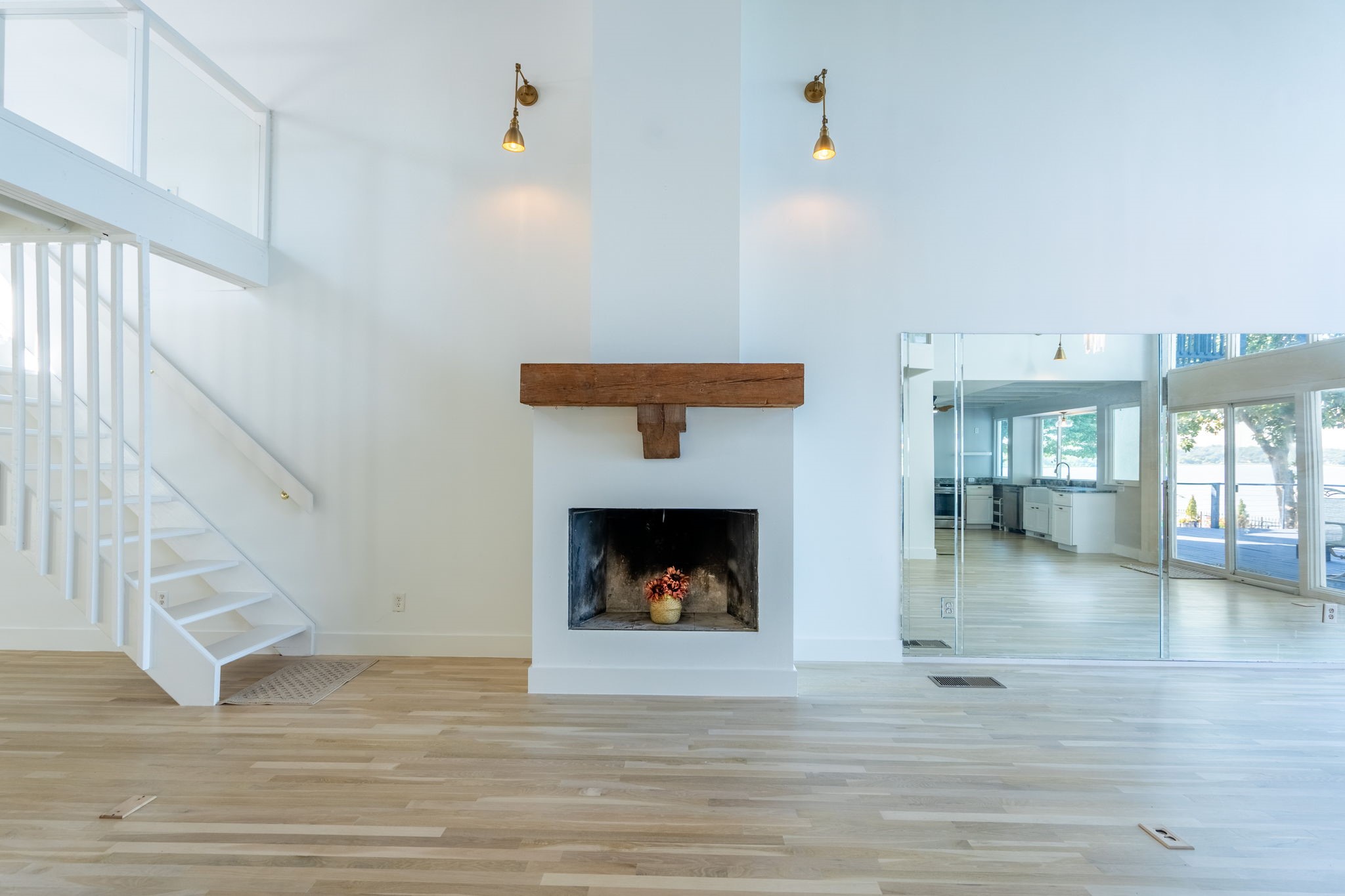 3610 Lakeside Drive