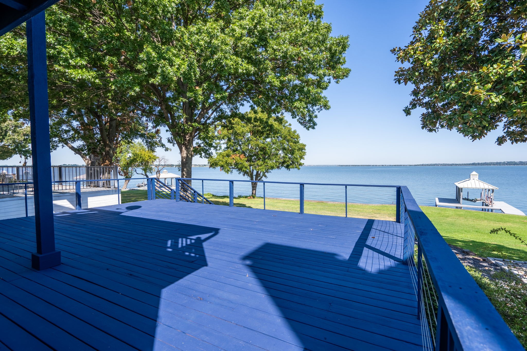 3610 Lakeside Drive