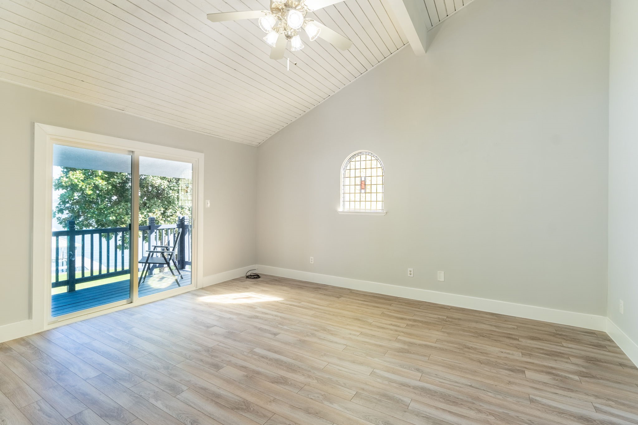 3610 Lakeside Drive