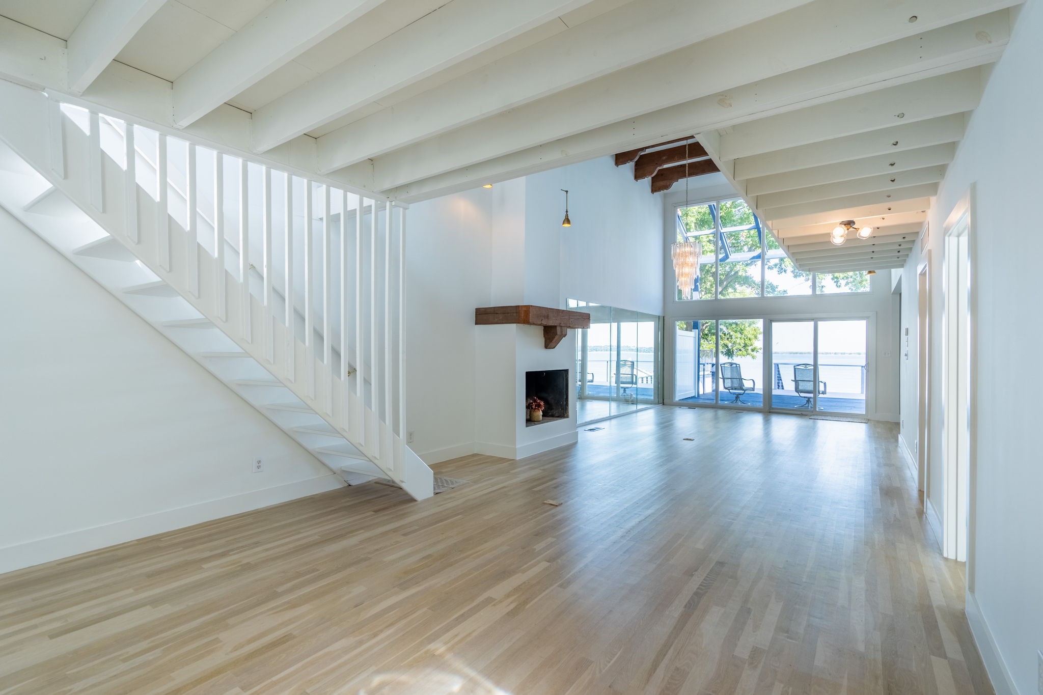 3610 Lakeside Drive