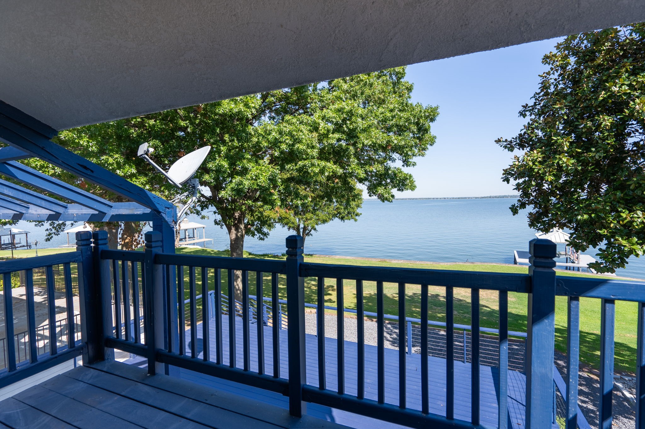 3610 Lakeside Drive