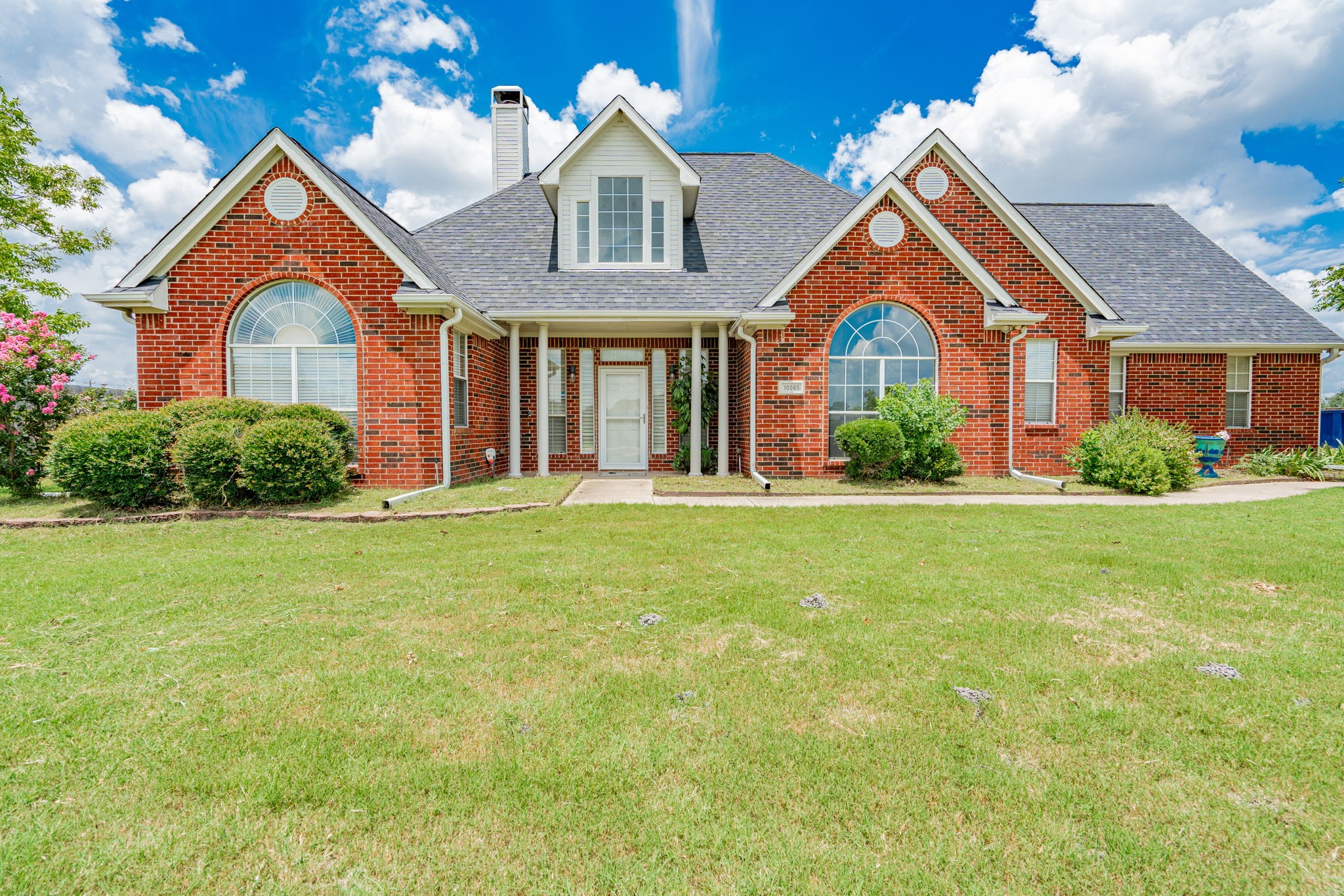 10065 Richard Circle