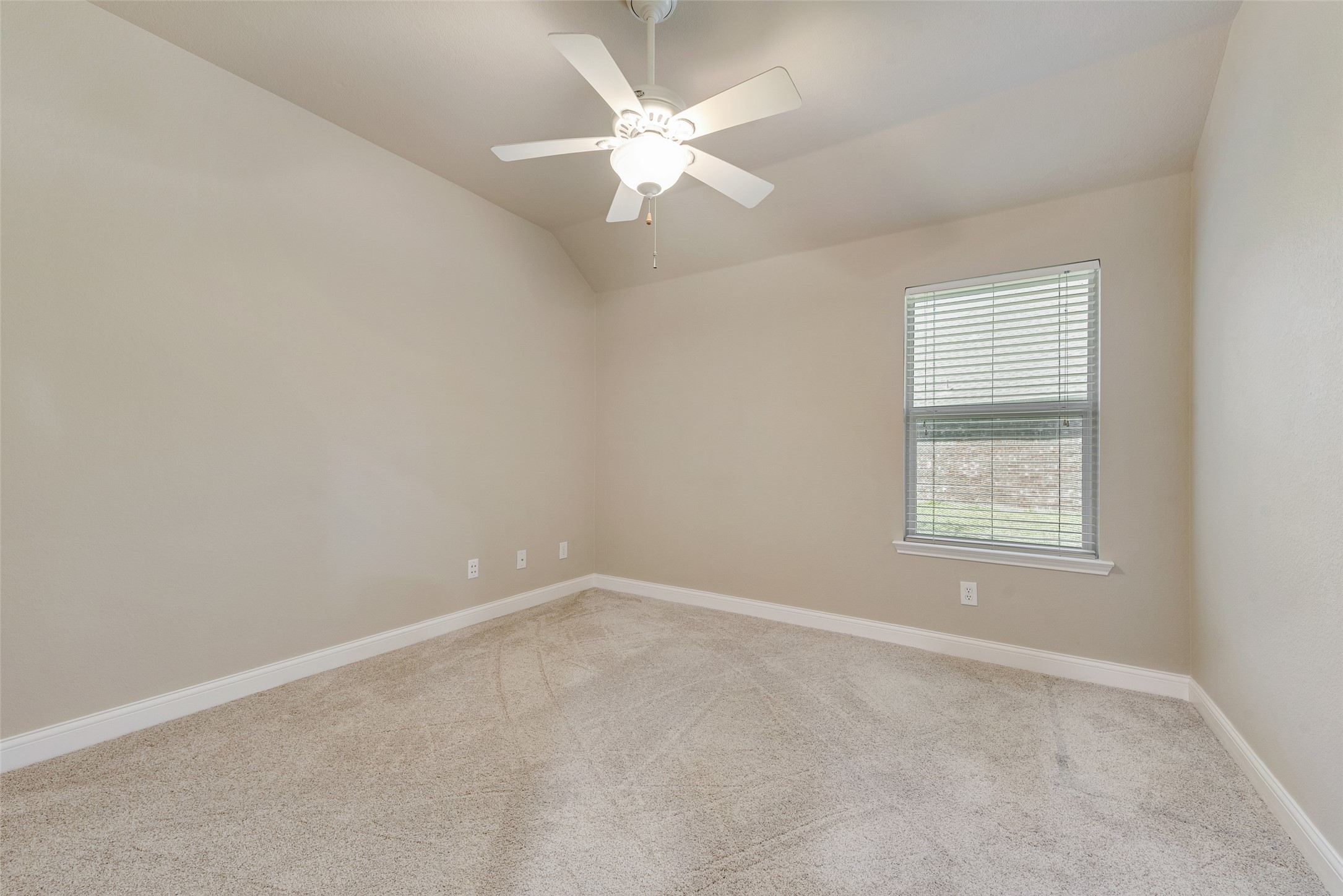 1390 Tanglevine Lane