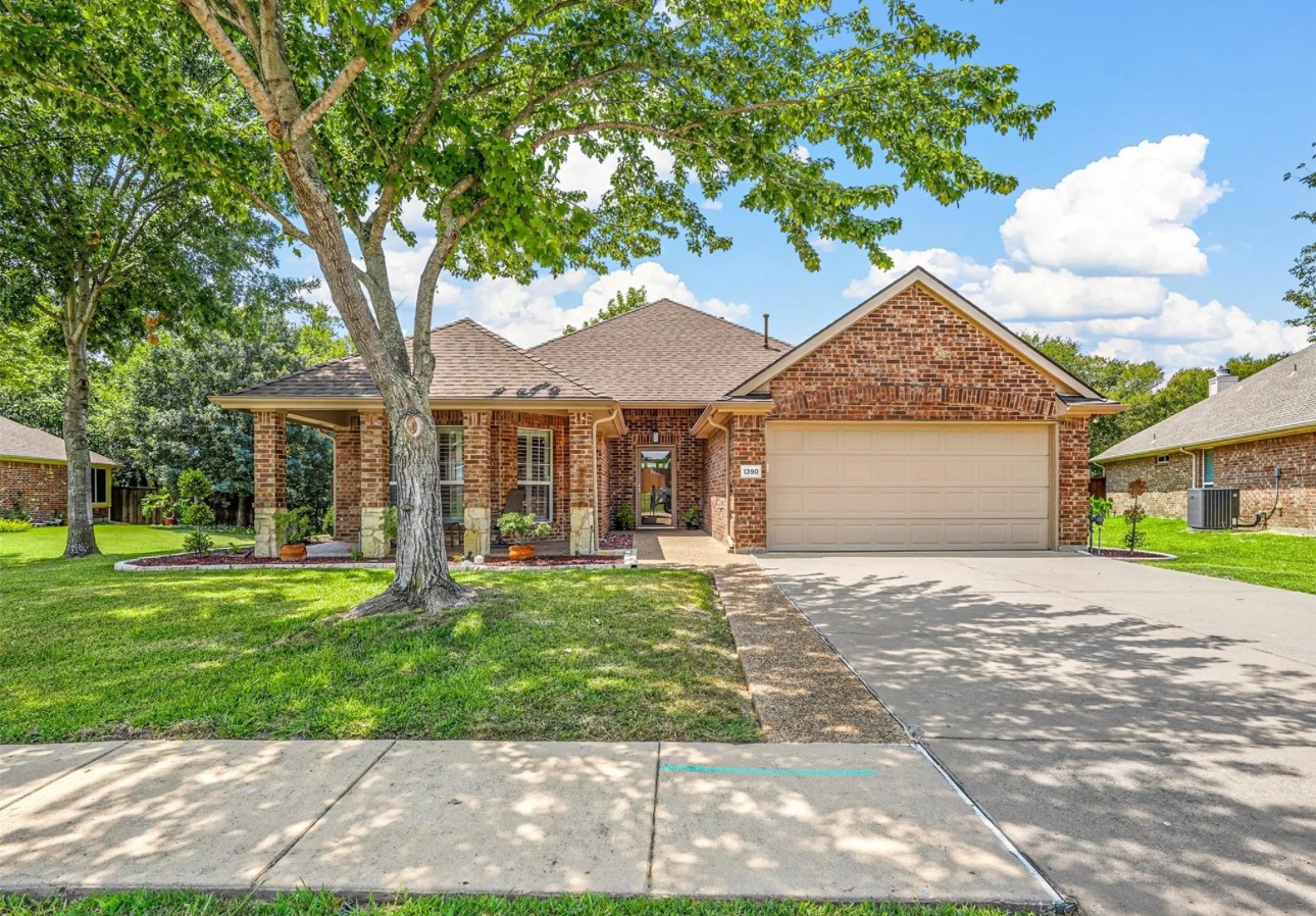 1390 Tanglevine Lane