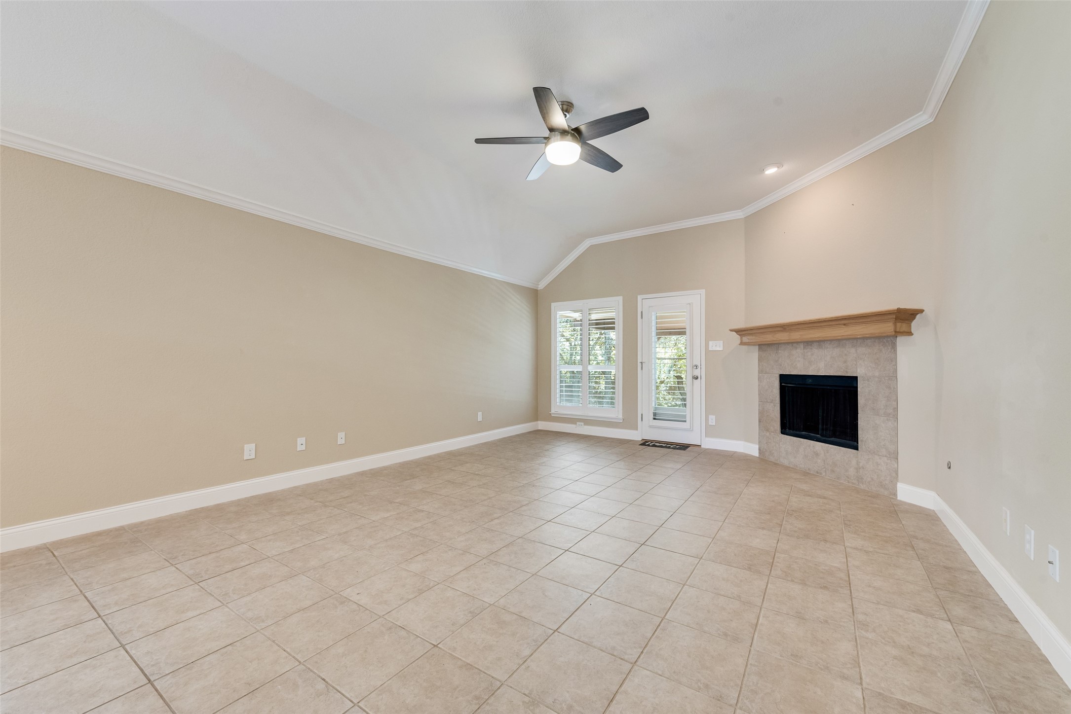 1390 Tanglevine Lane