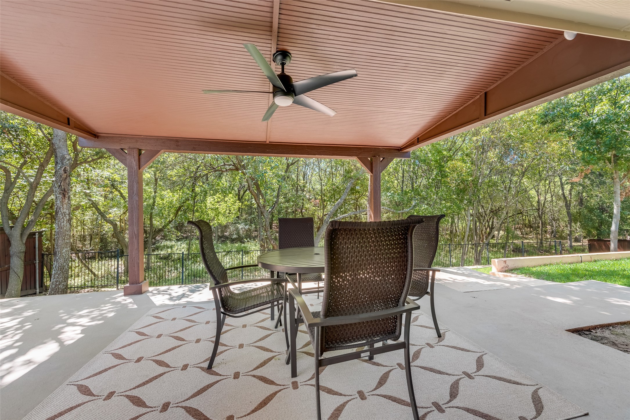 1390 Tanglevine Lane