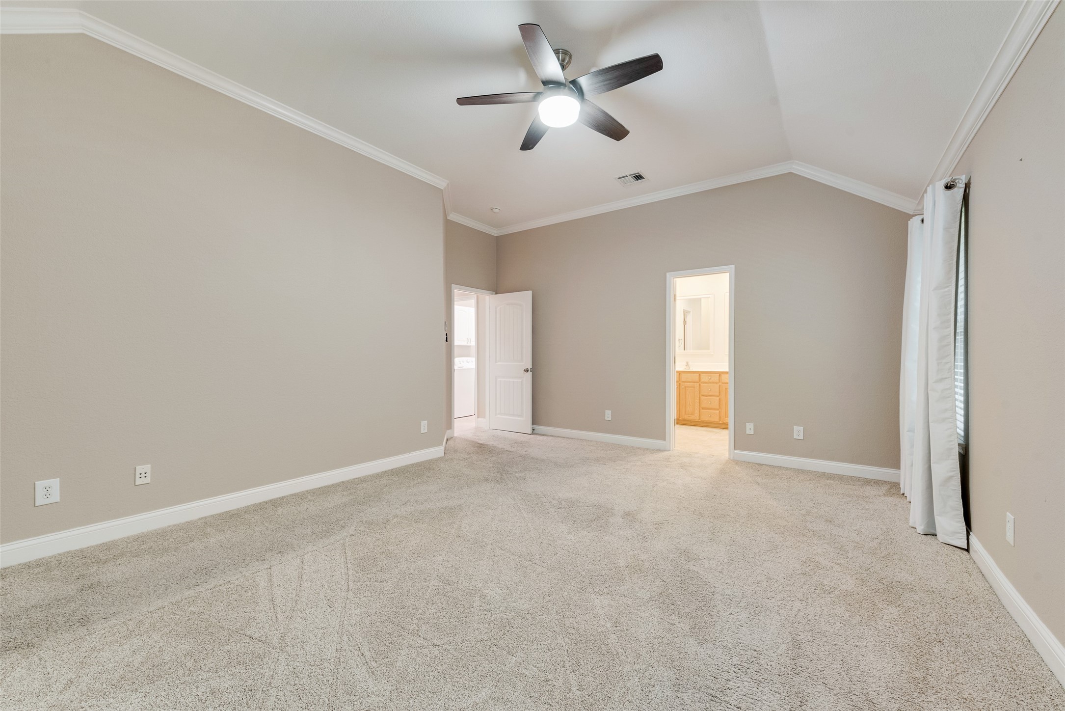 1390 Tanglevine Lane