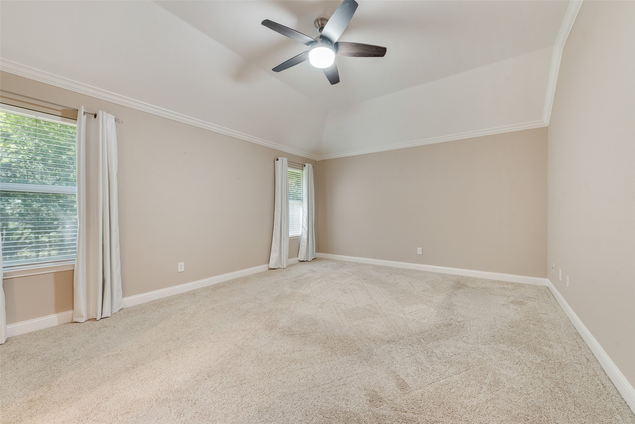 1390 Tanglevine Lane
