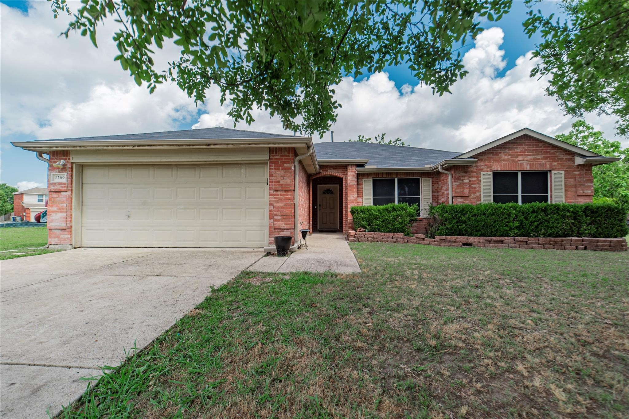 1209 Hampton Drive