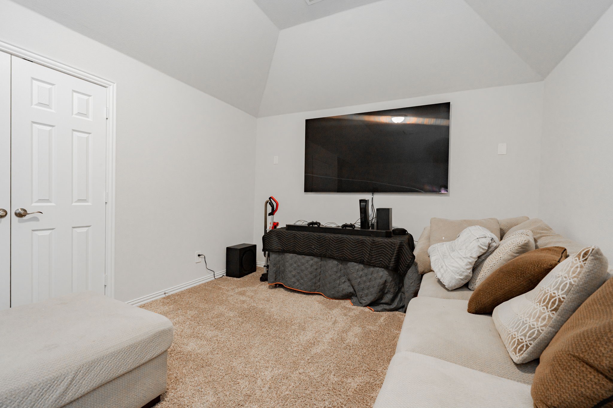 941 Blue Jay Way