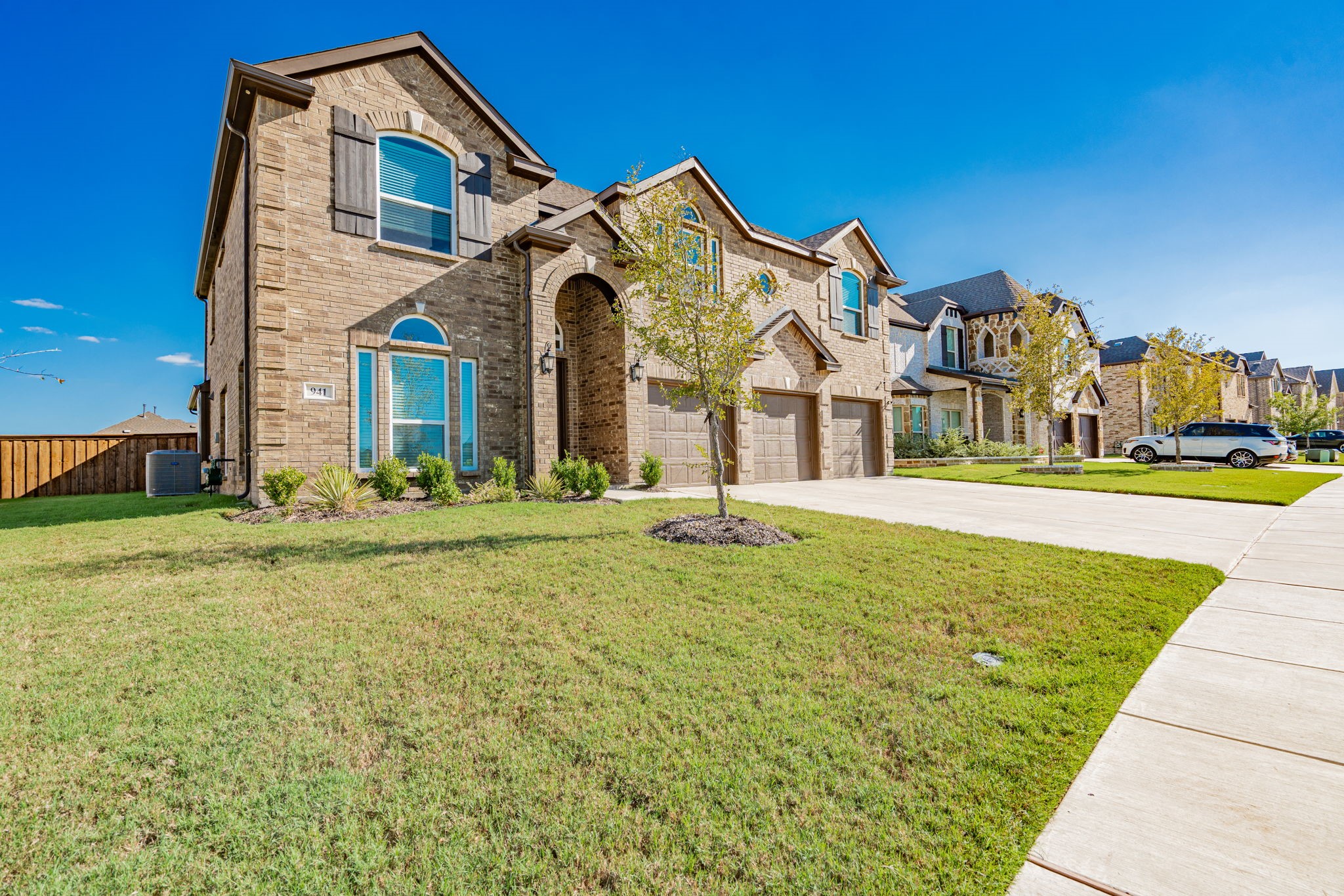 941 Blue Jay Way