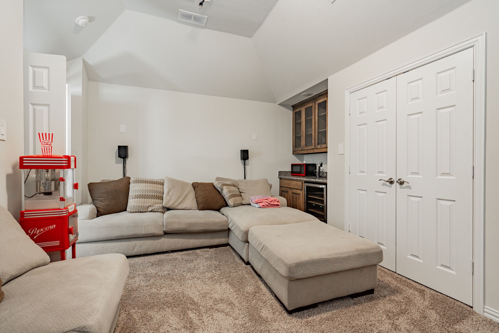 941 Blue Jay Way