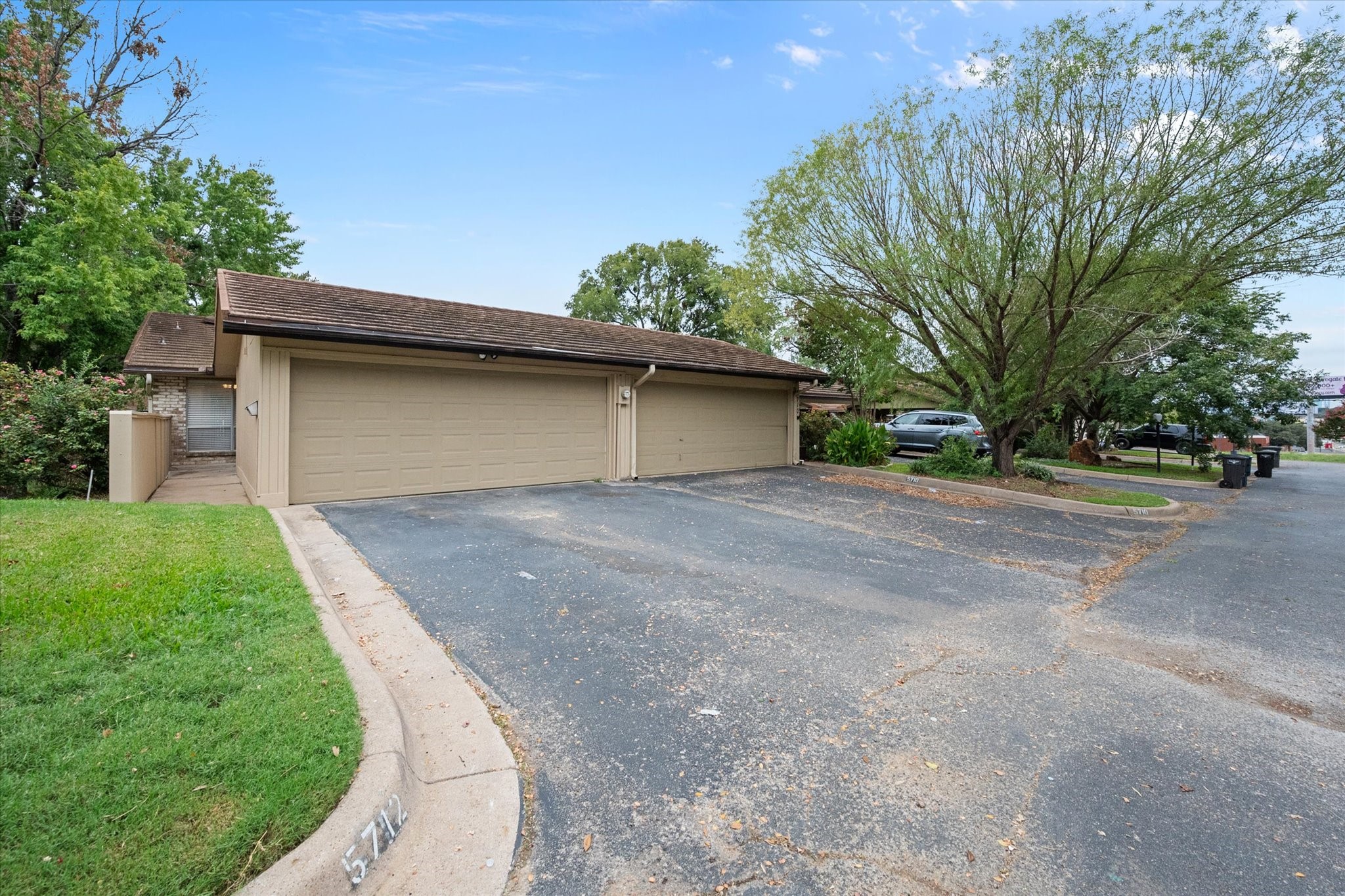 5712 Meadow Wood Lane
