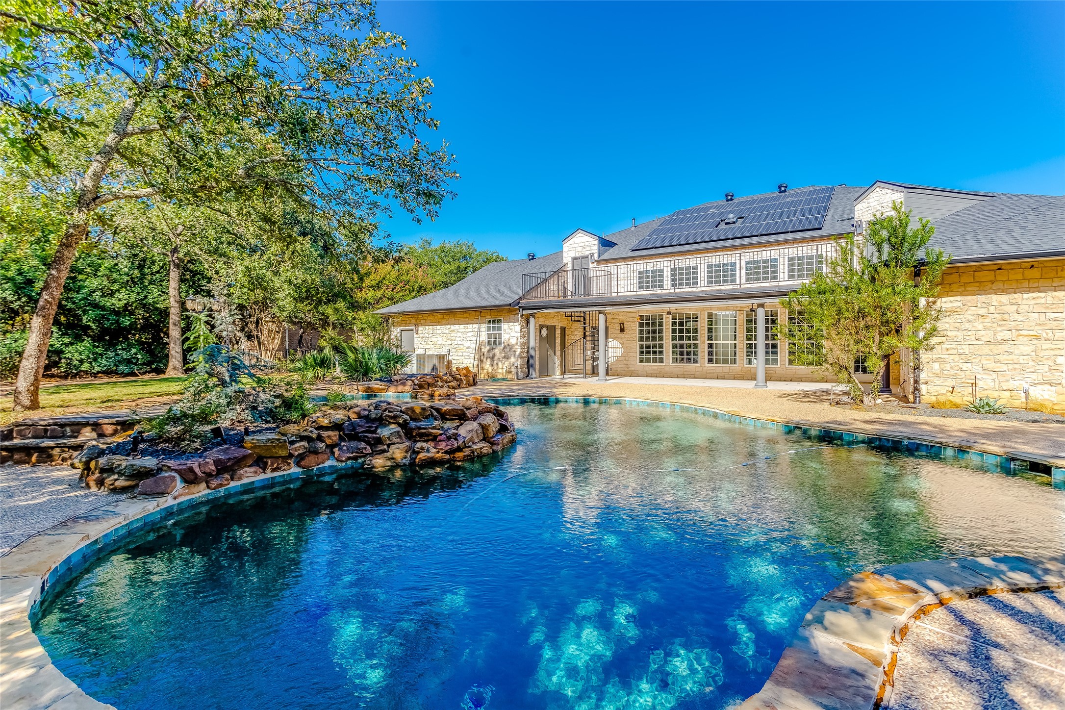 2902 River Bend Trail