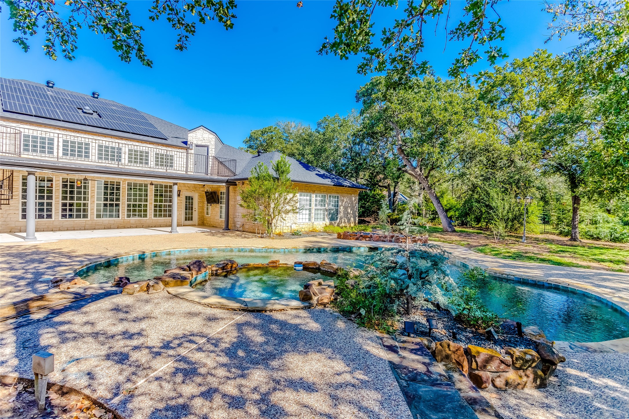 2902 River Bend Trail