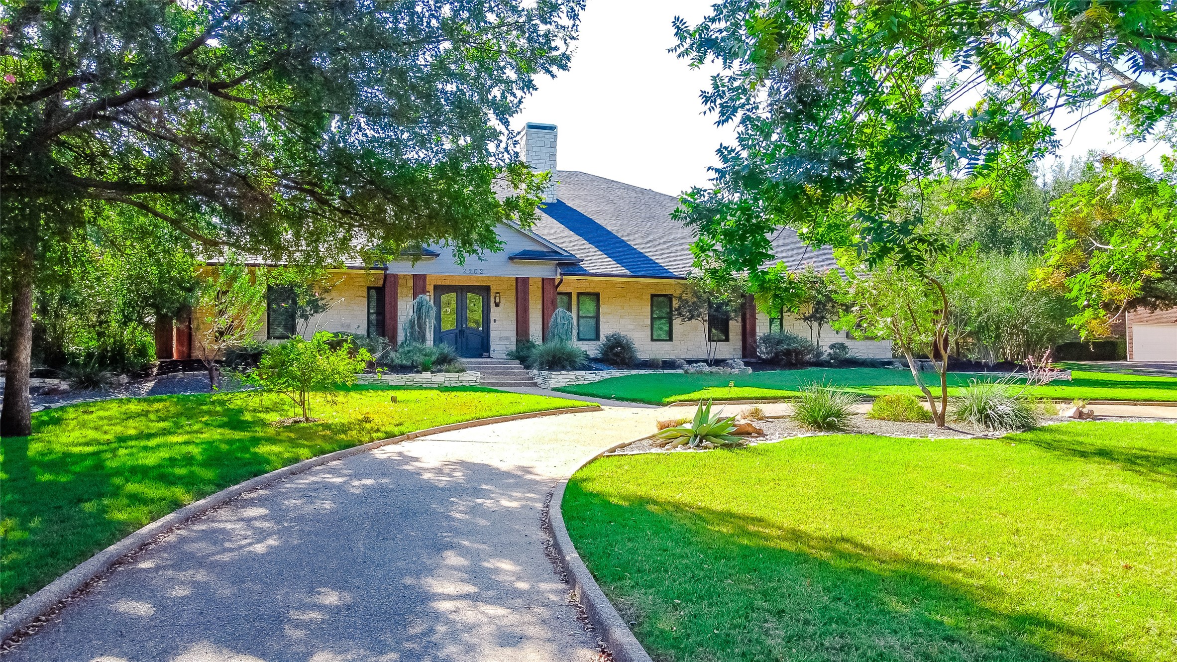 2902 River Bend Trail