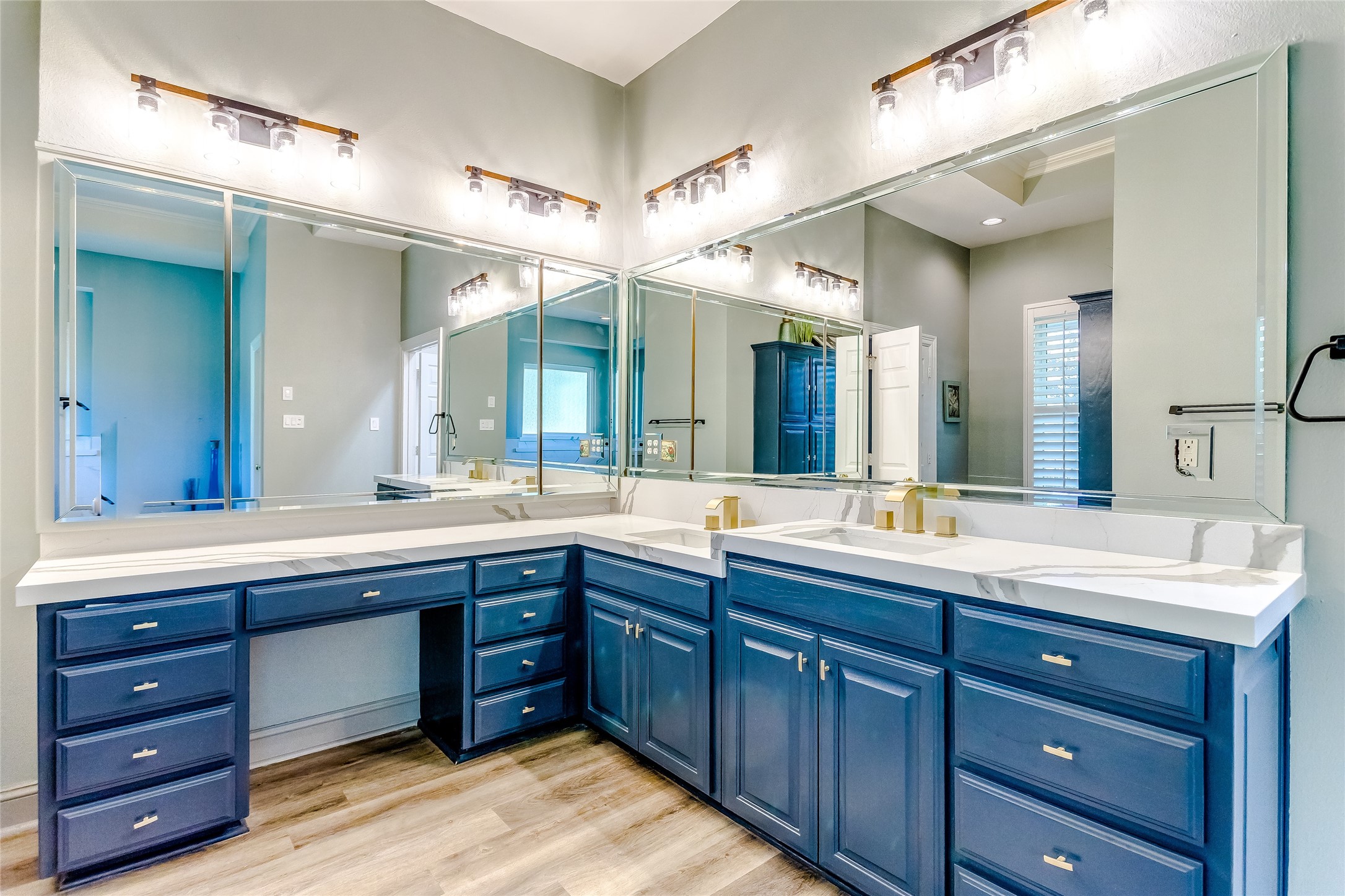2902 River Bend Trail
