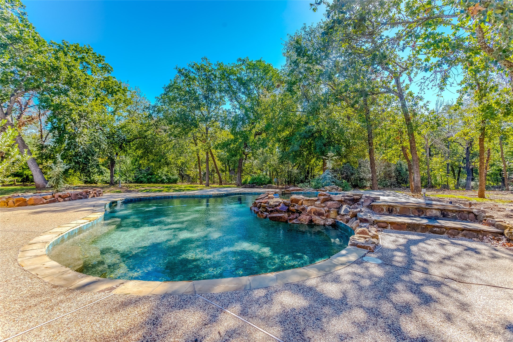 2902 River Bend Trail
