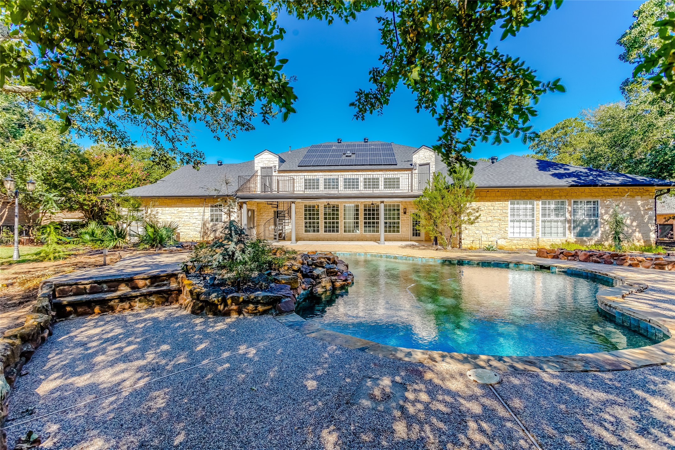 2902 River Bend Trail