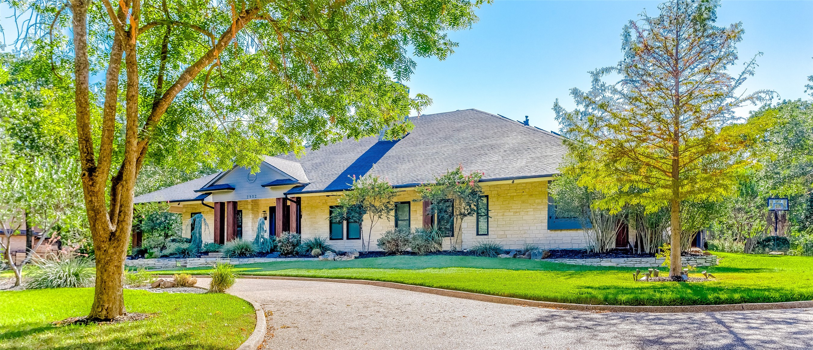 2902 River Bend Trail