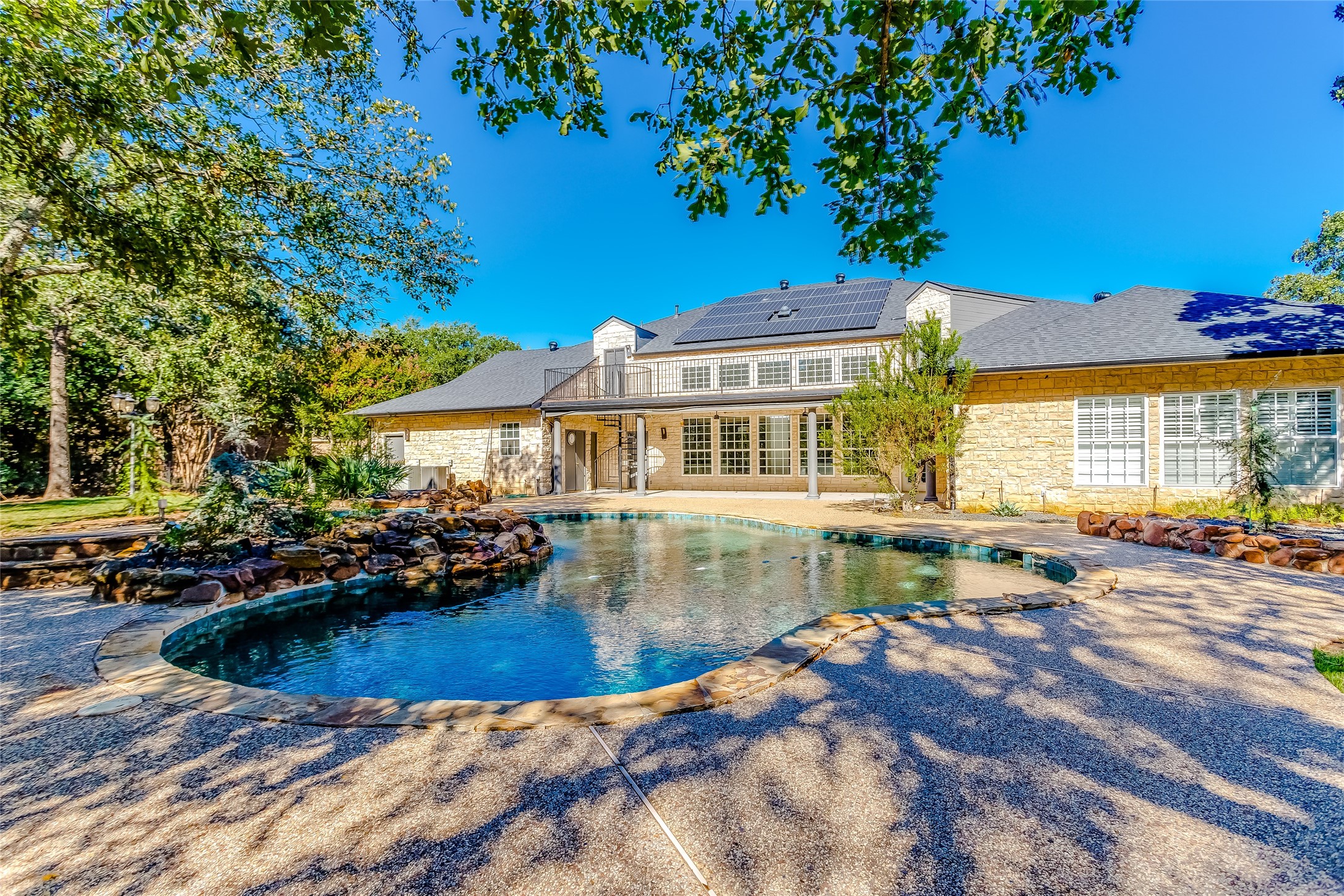2902 River Bend Trail