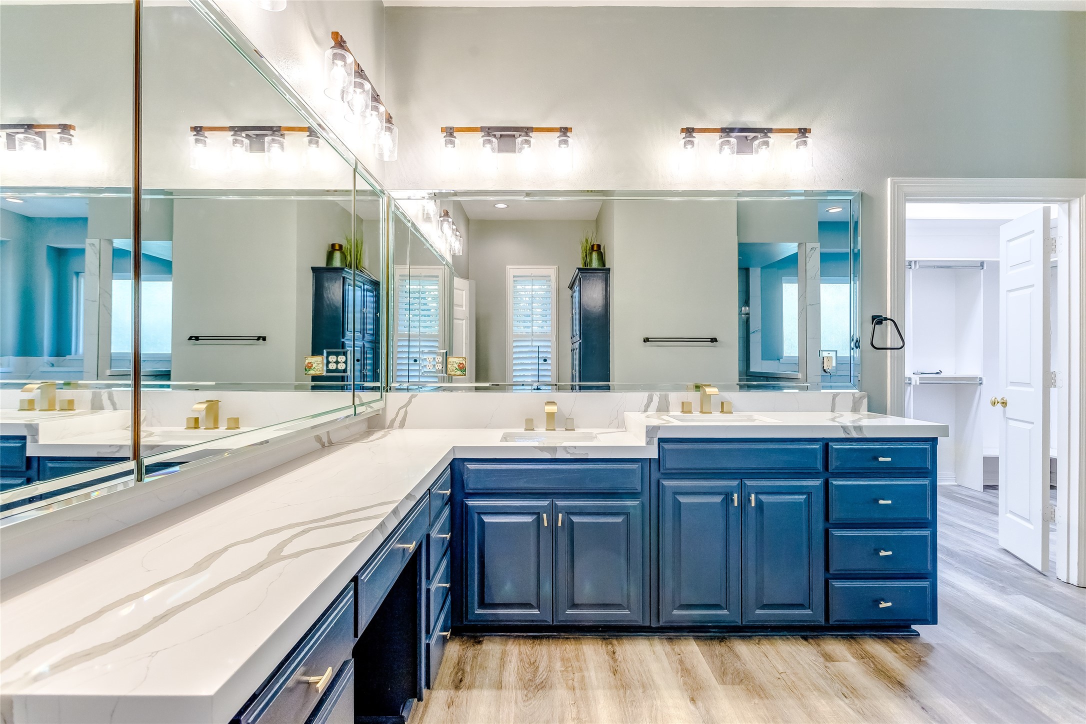 2902 River Bend Trail